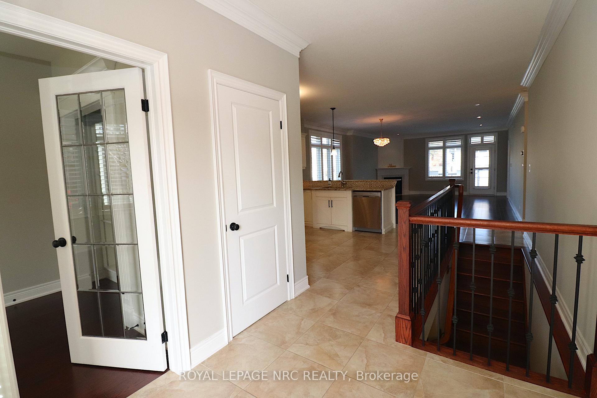 Photo 4 of 2 Emerald Common, St. Catharines, Lakeshore — HOMEH
