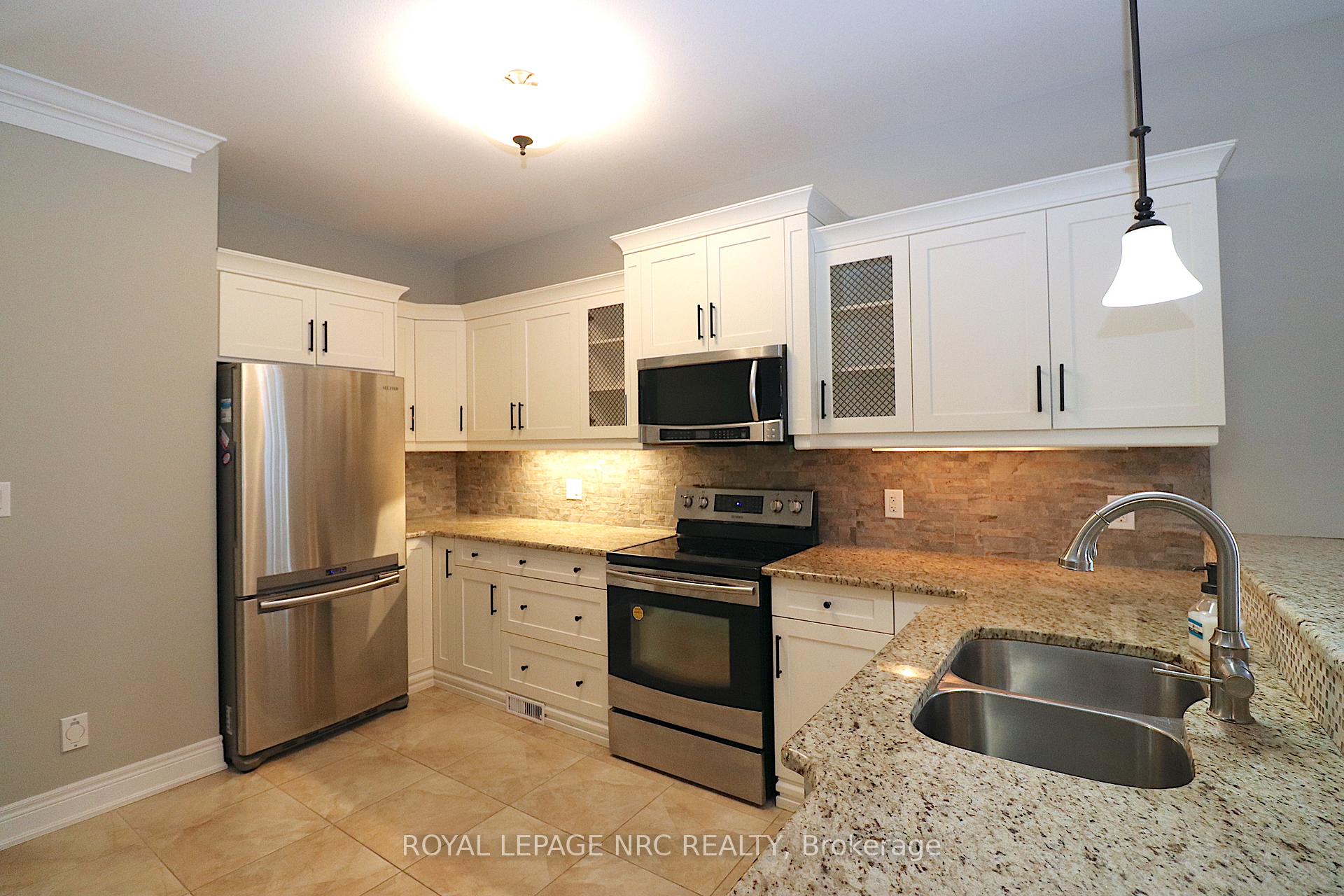 Photo 6 of 2 Emerald Common, St. Catharines, Lakeshore — HOMEH