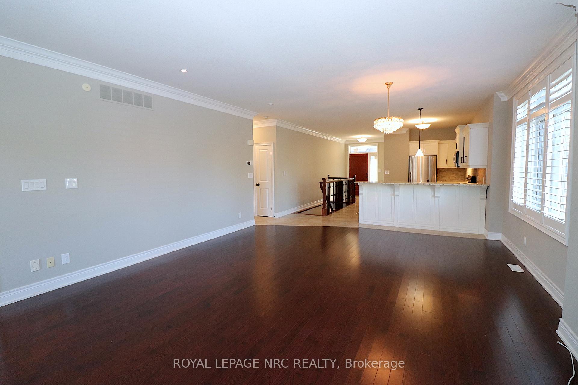 Photo 10 of 2 Emerald Common, St. Catharines, Lakeshore — HOMEH