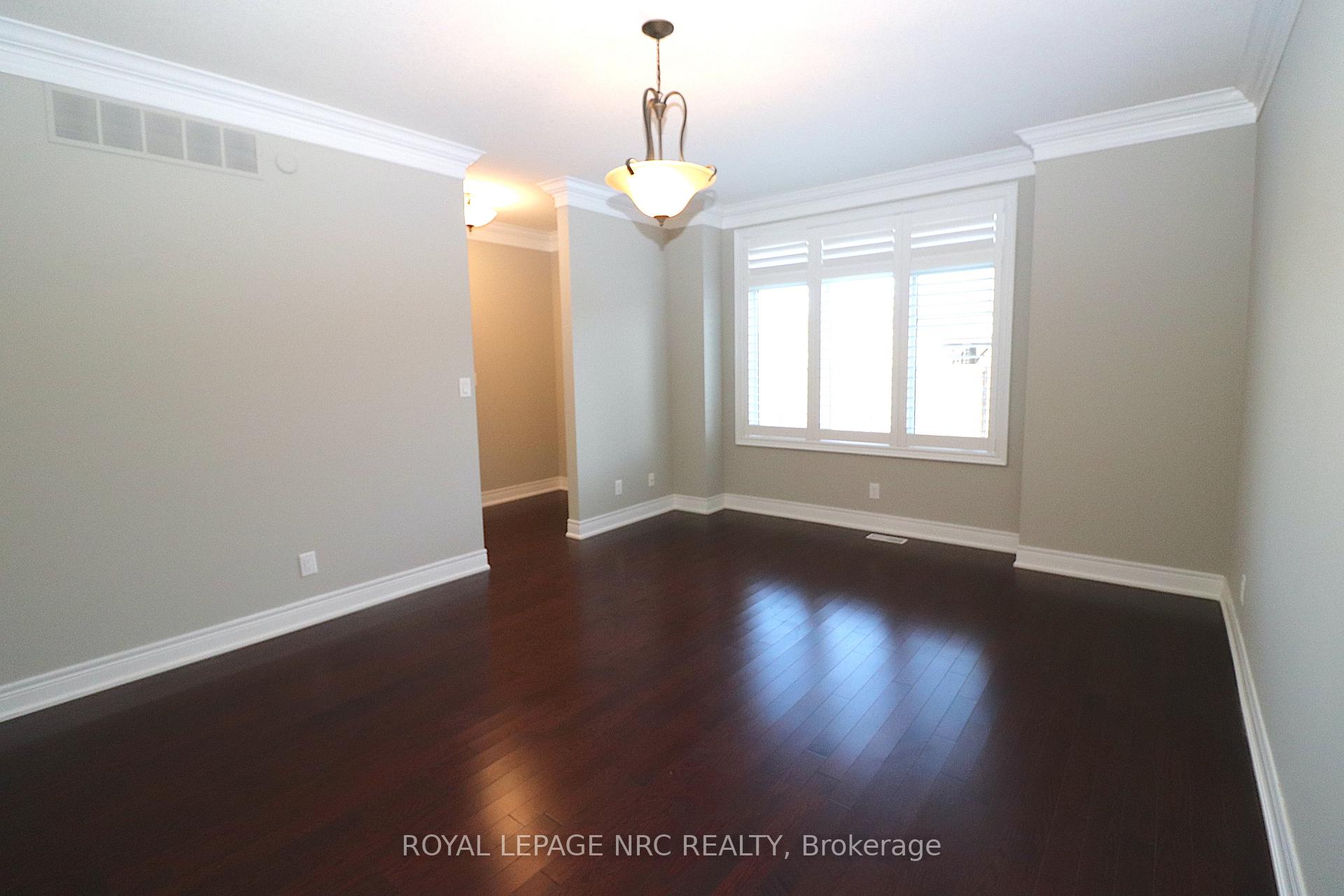 Photo 11 of 2 Emerald Common, St. Catharines, Lakeshore — HOMEH
