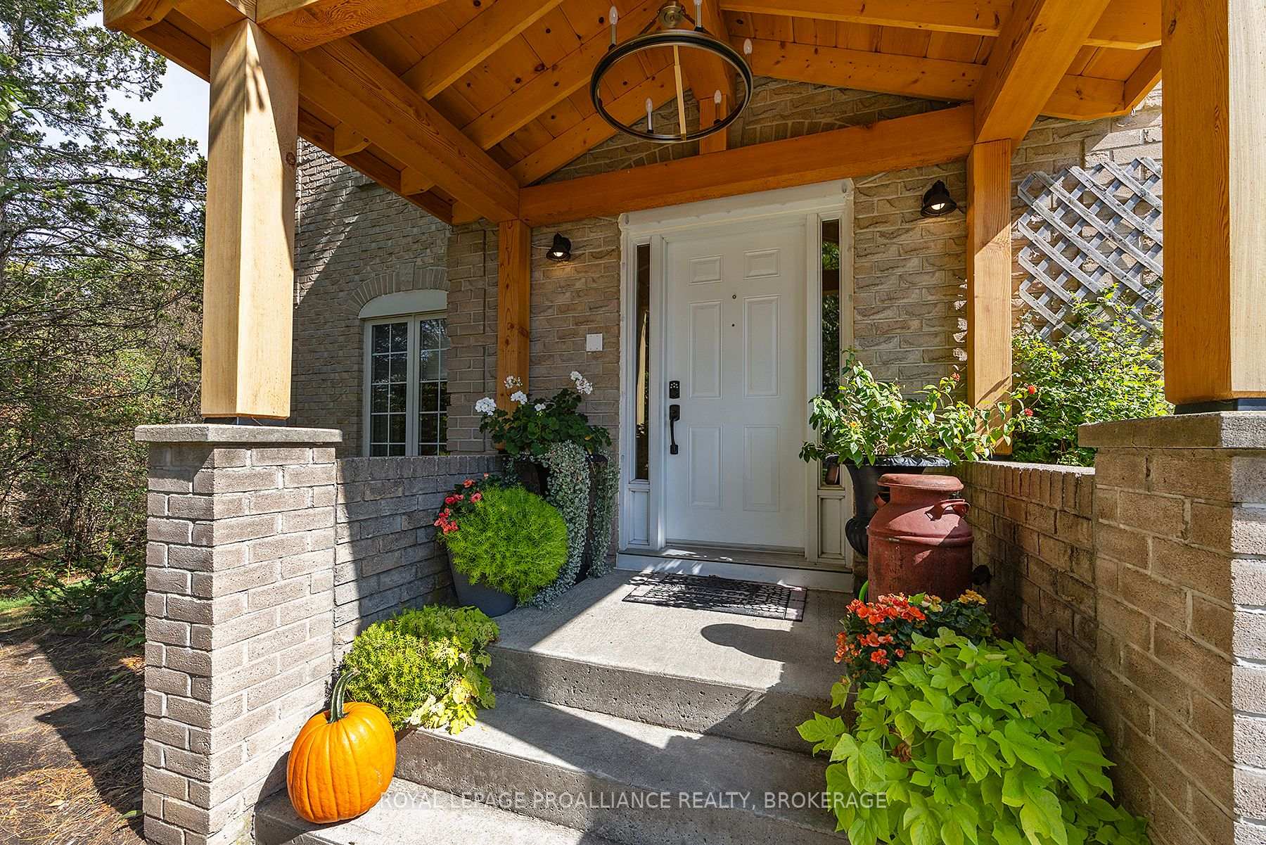 Photo 4 of 4890 North Shore Crescent, Frontenac, Frontenac South — HOMEH