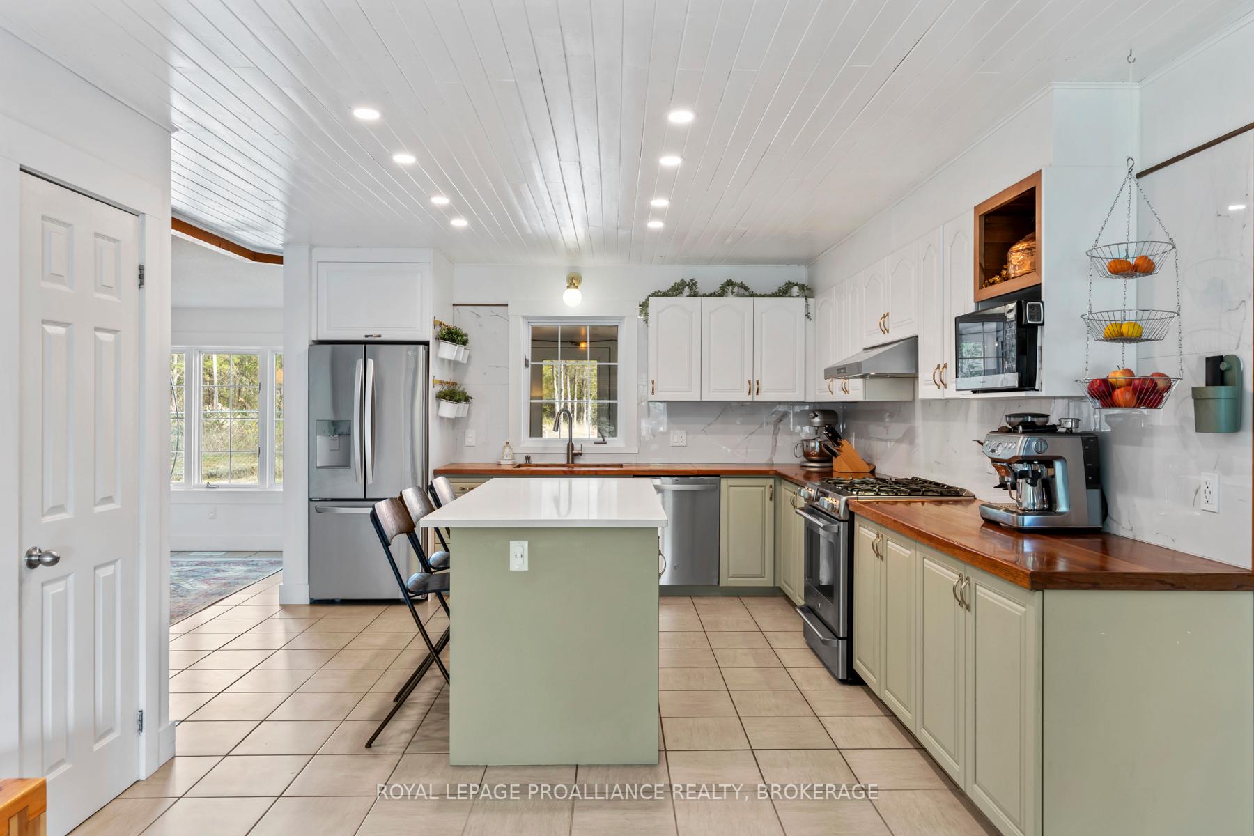Photo 14 of 4890 North Shore Crescent, Frontenac, Frontenac South — HOMEH