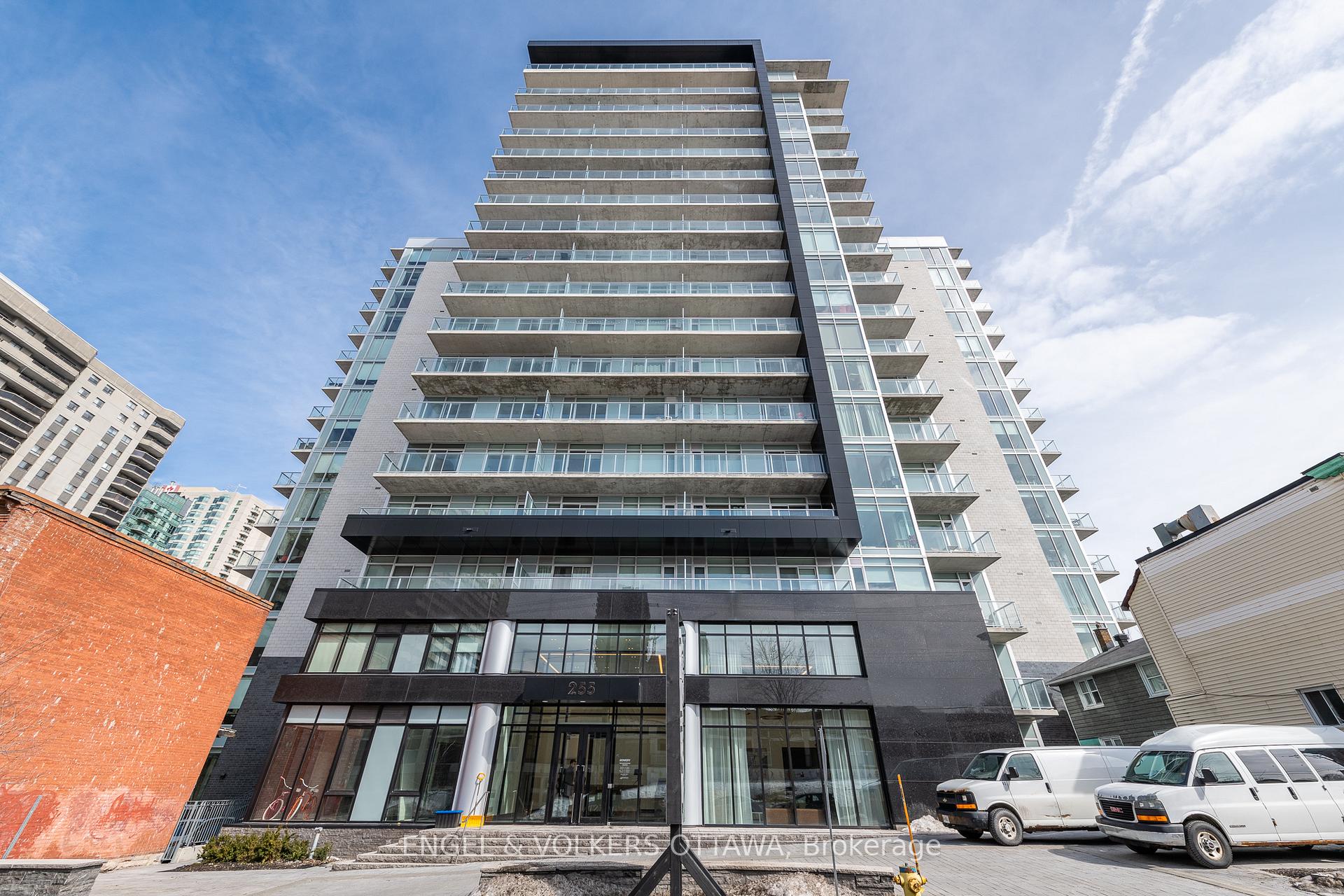Front of Unit 1305, 255 Bay Street W