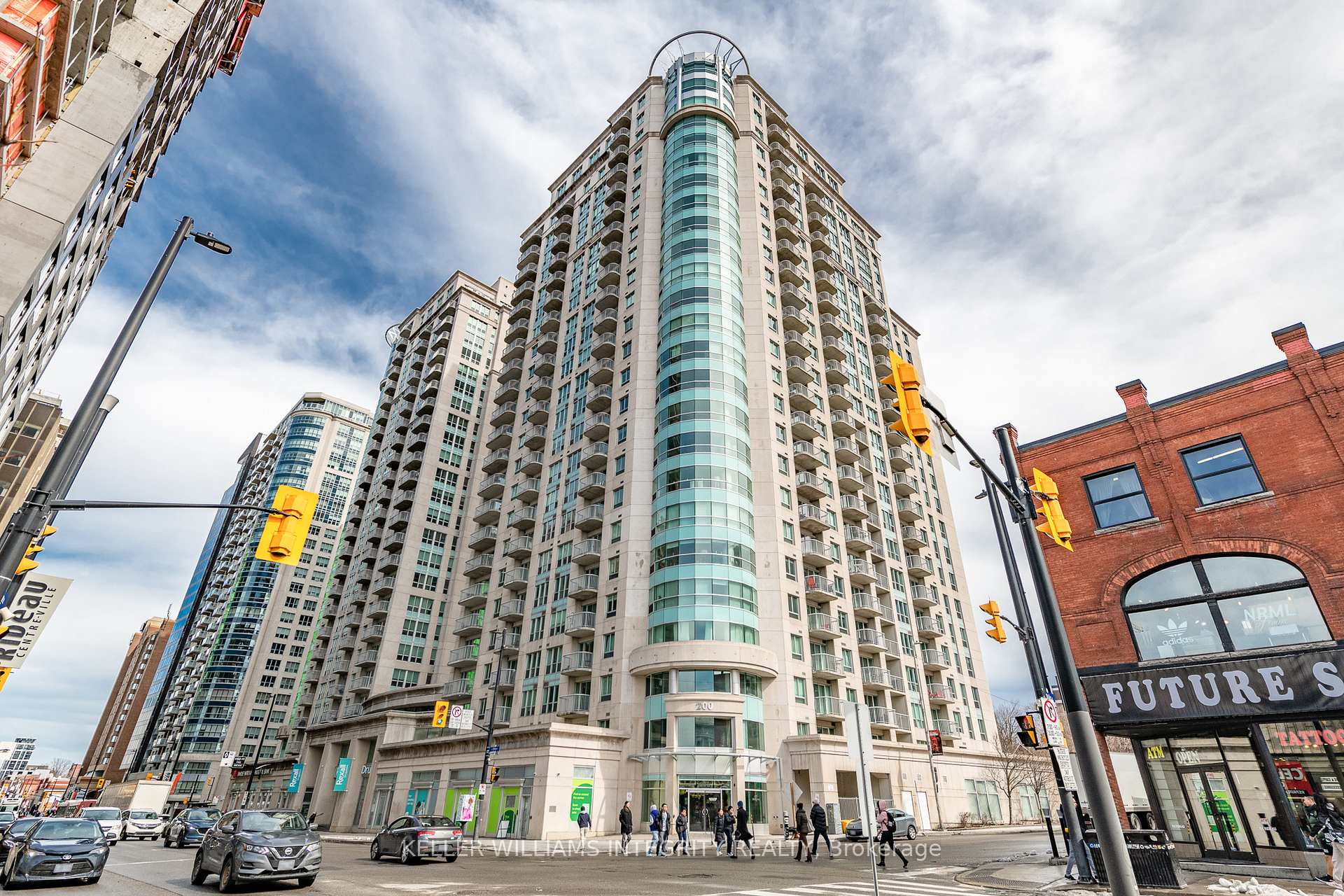 Front of Unit 1603, 200 Rideau Street