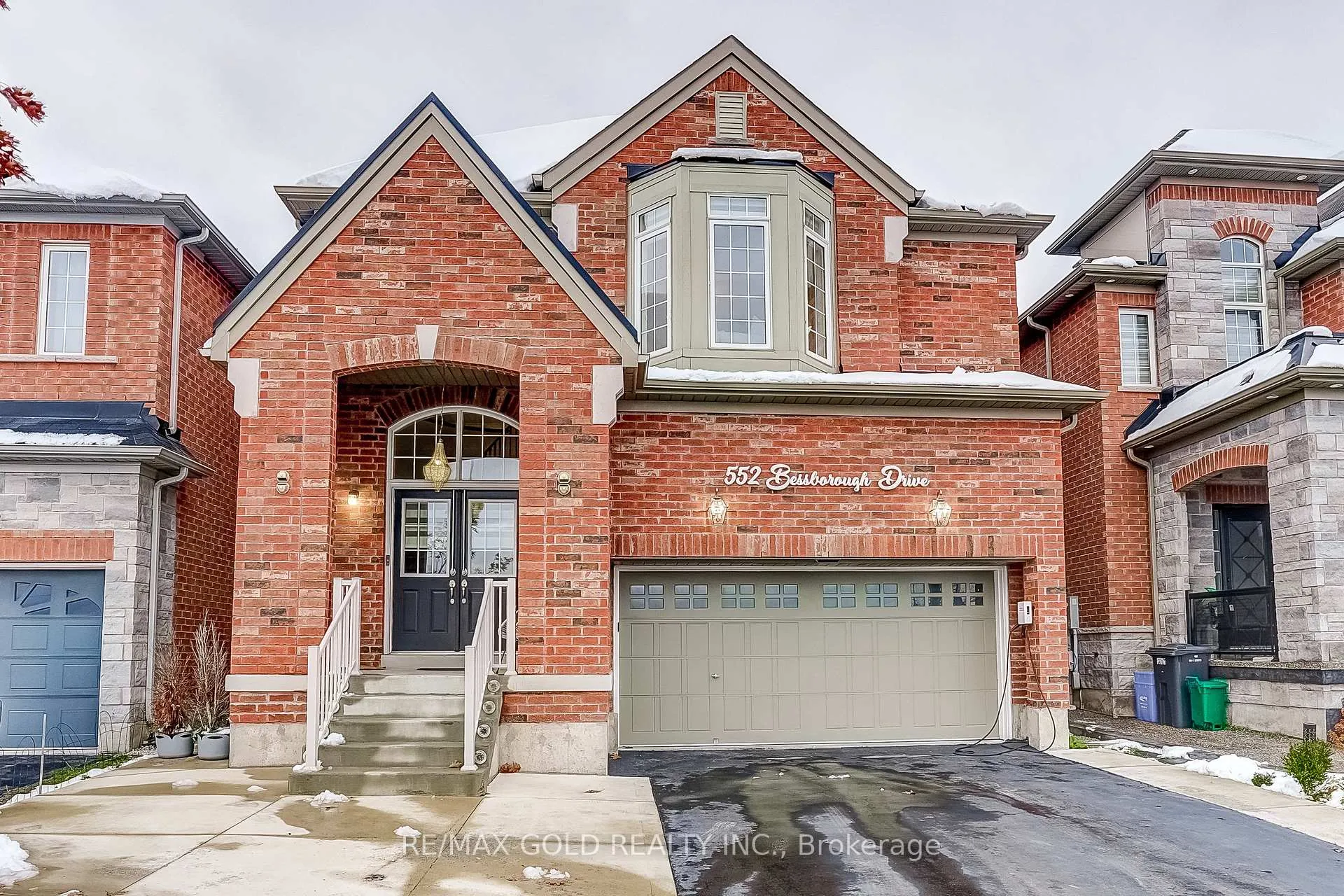 Front of 552 Bessborough Drive