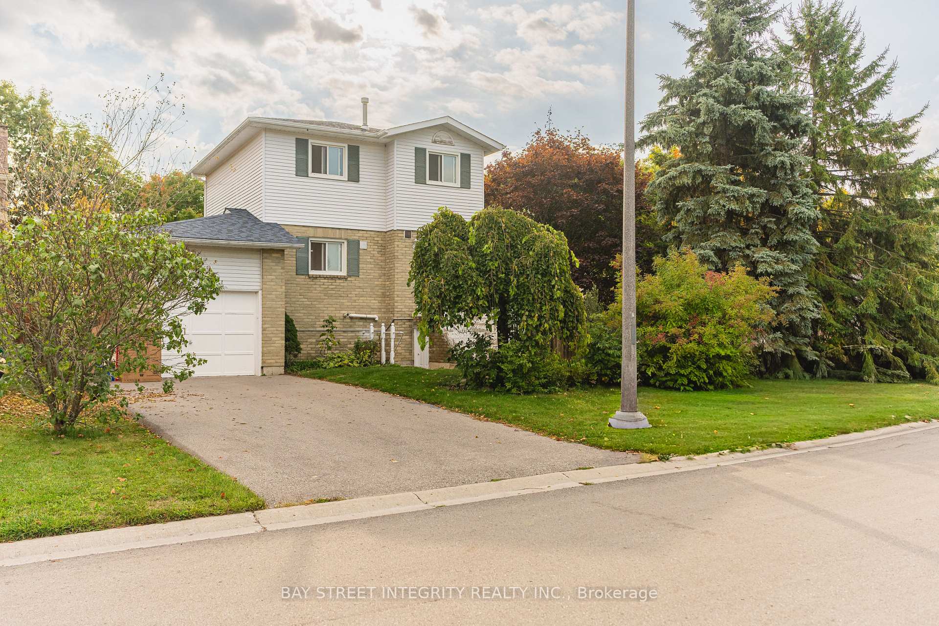 Photo 1 of 1 Hodgins Avenue, Georgina, Keswick South — HOMEH