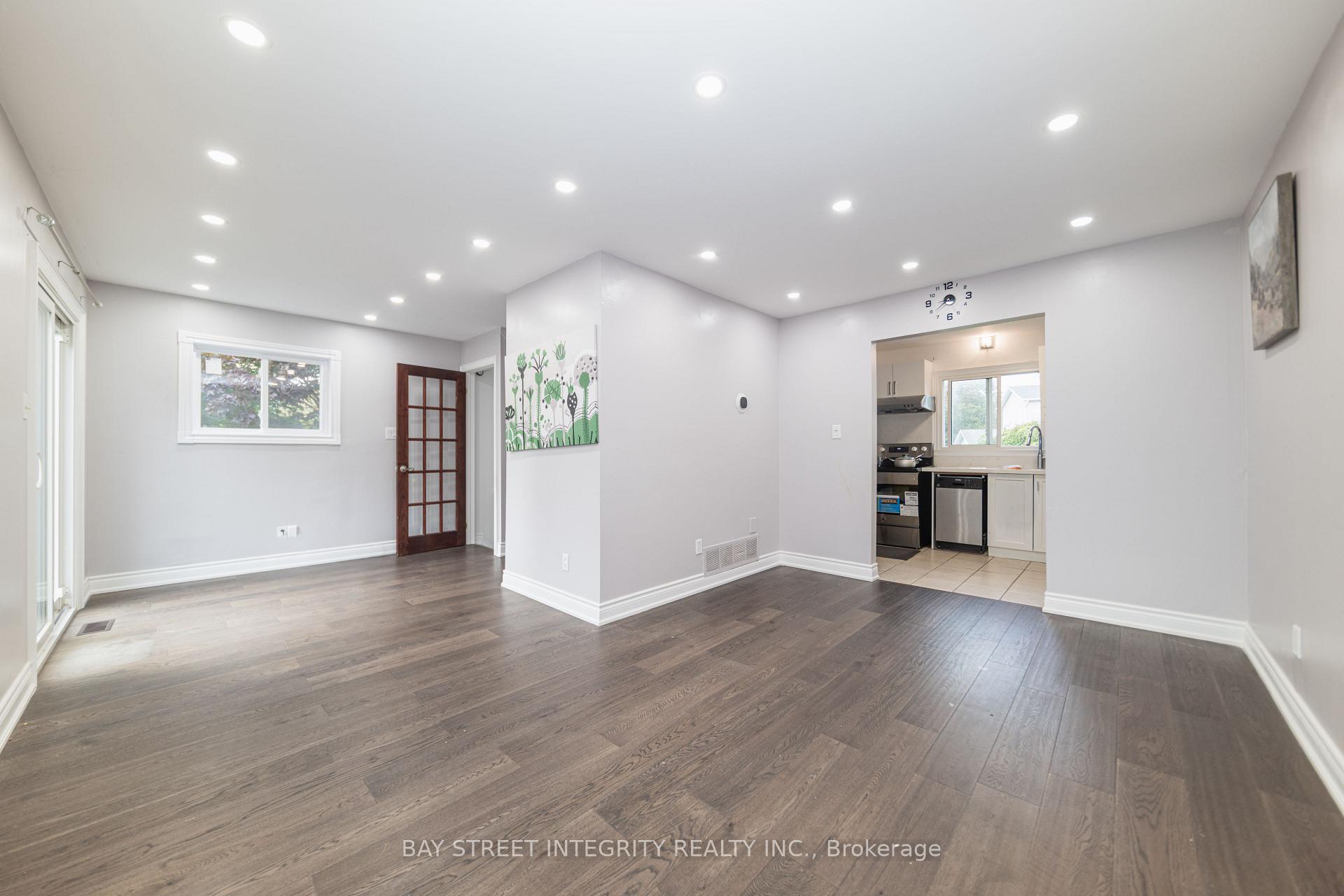 Photo 5 of 1 Hodgins Avenue, Georgina, Keswick South — HOMEH