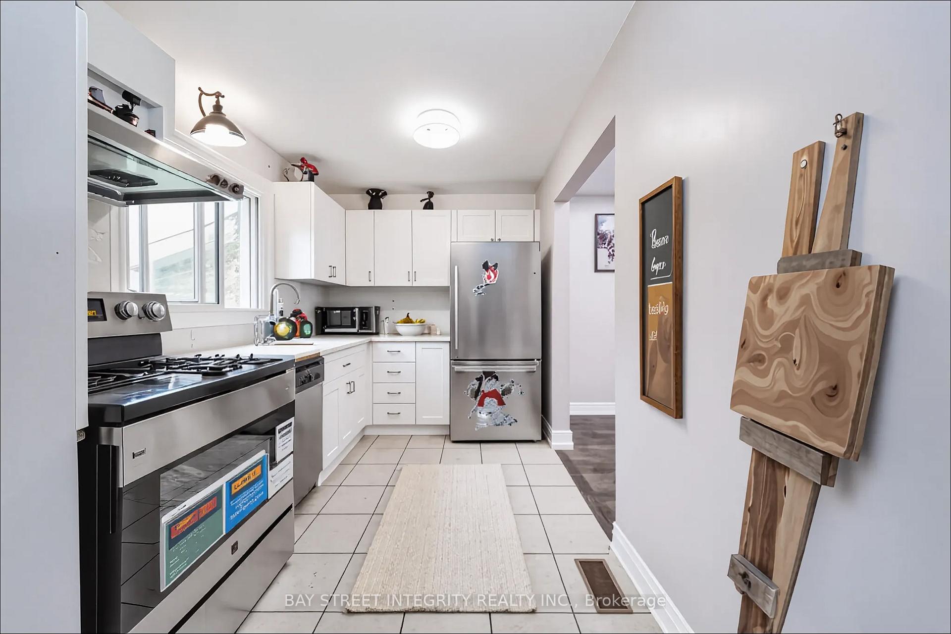 Photo 9 of 1 Hodgins Avenue, Georgina, Keswick South — HOMEH