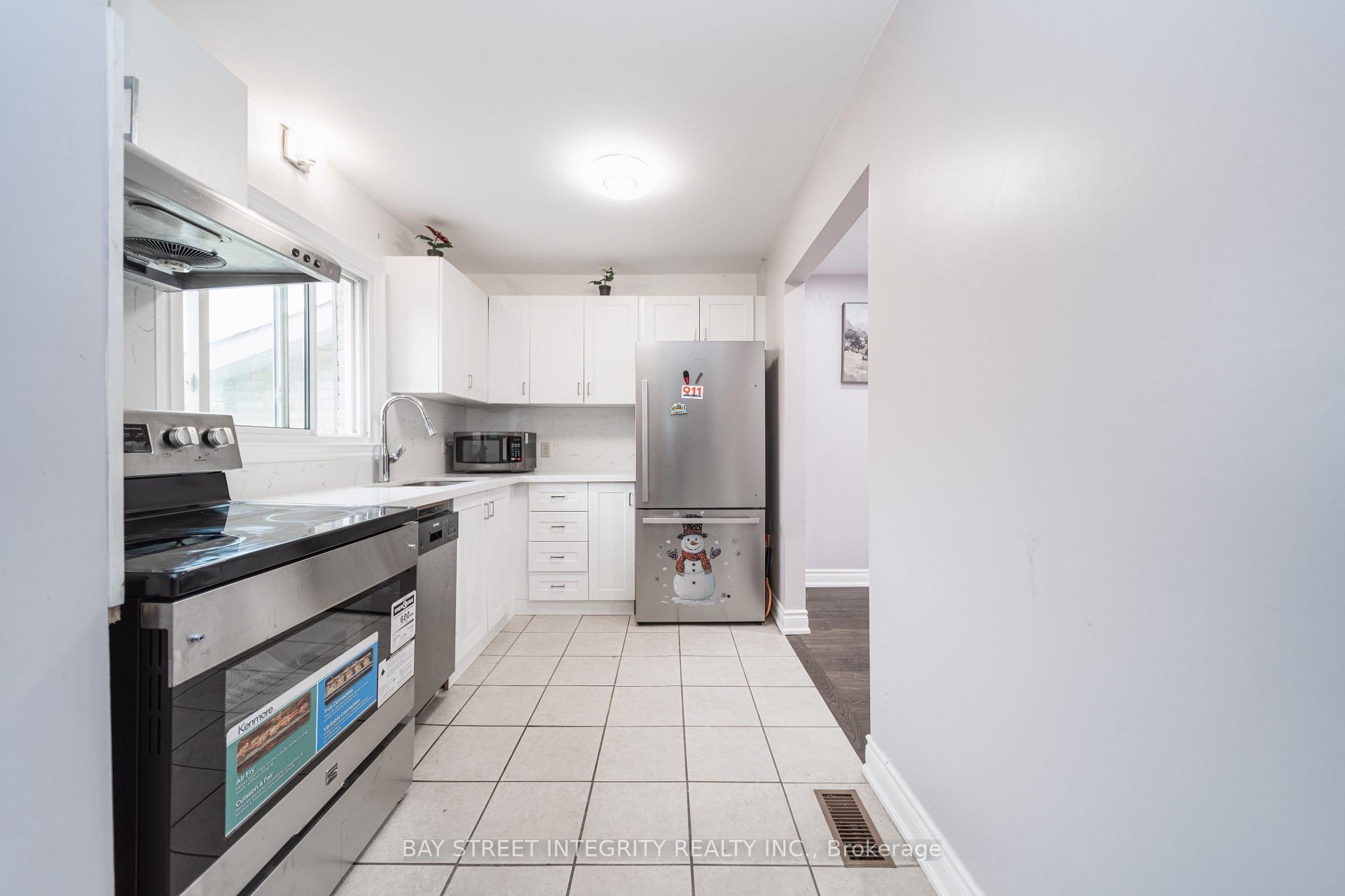 Photo 10 of 1 Hodgins Avenue, Georgina, Keswick South — HOMEH