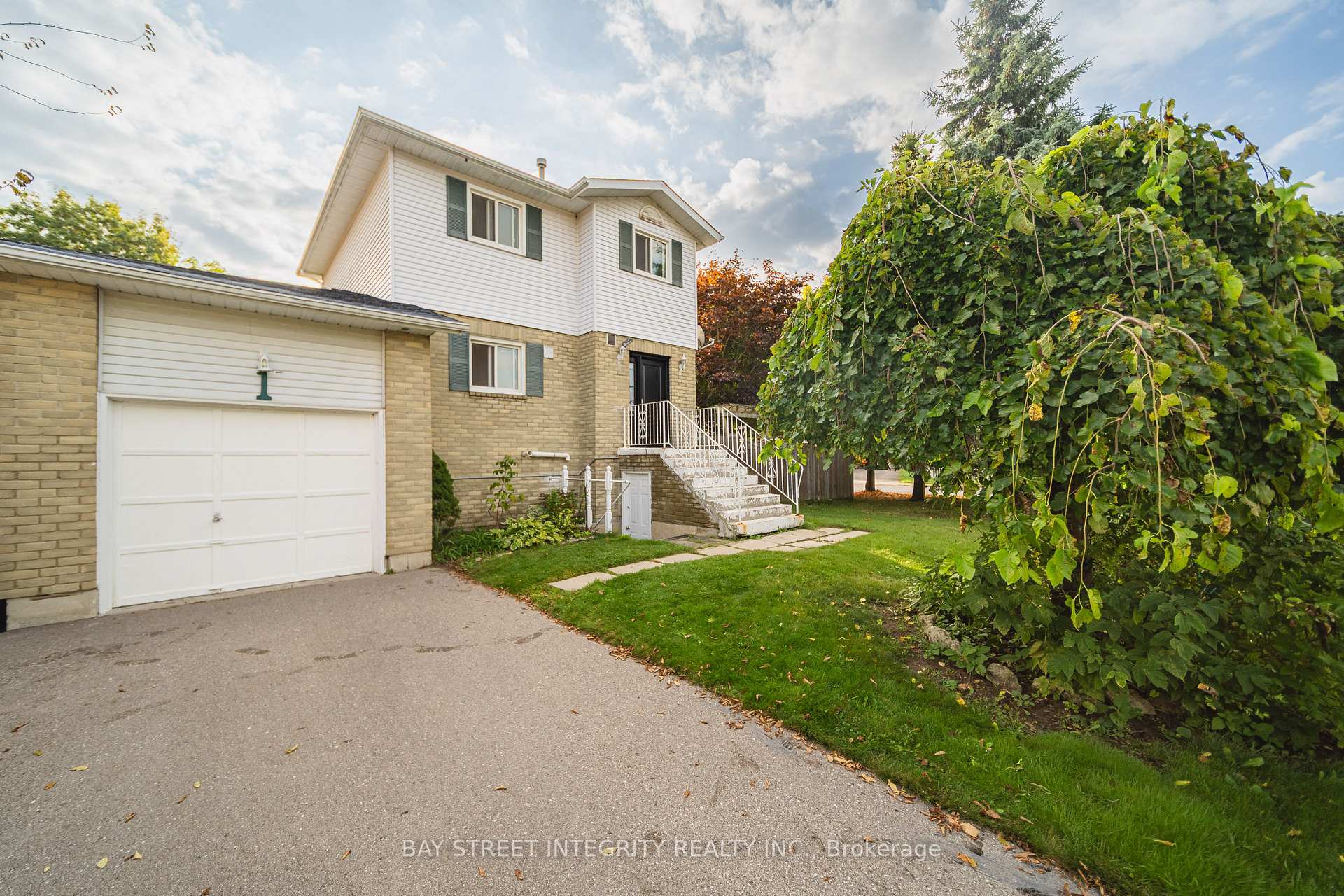 Photo 45 of 1 Hodgins Avenue, Georgina, Keswick South — HOMEH