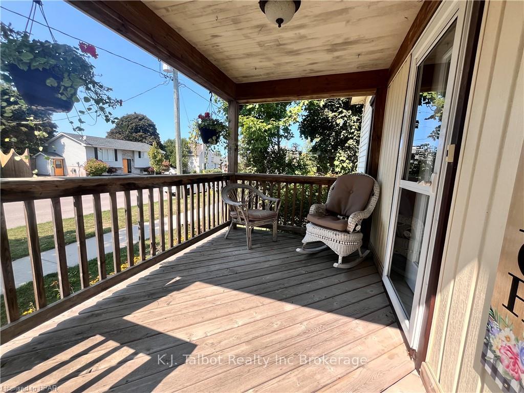 Photo 4 of 129 Hincks Street, Goderich, Goderich (Town) — HOMEH