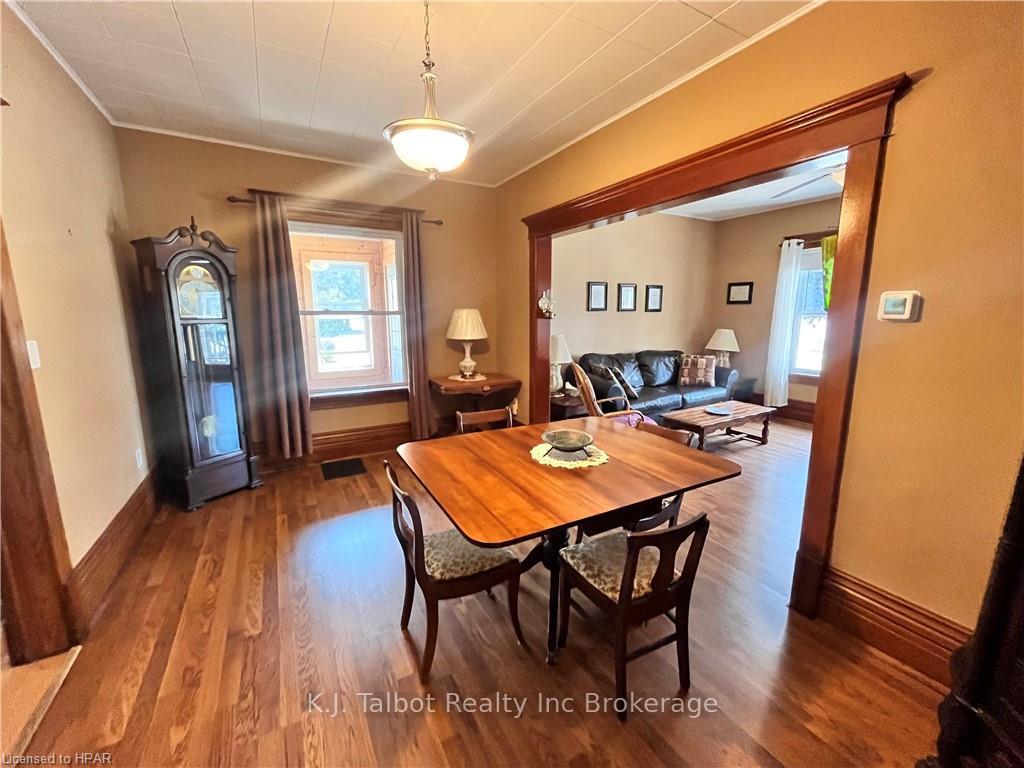 Photo 14 of 129 Hincks Street, Goderich, Goderich (Town) — HOMEH