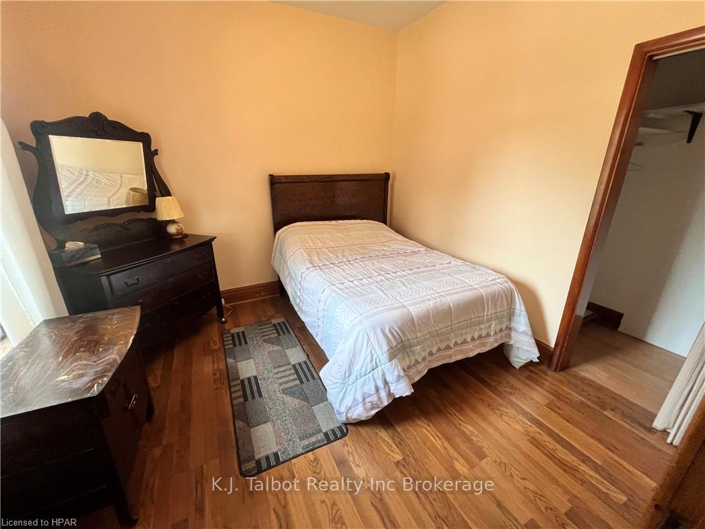 Photo 18 of 129 Hincks Street, Goderich, Goderich (Town) — HOMEH
