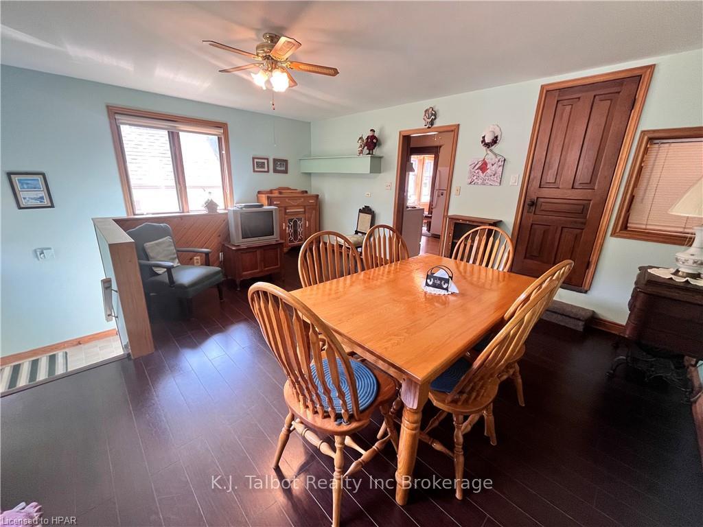 Photo 20 of 129 Hincks Street, Goderich, Goderich (Town) — HOMEH