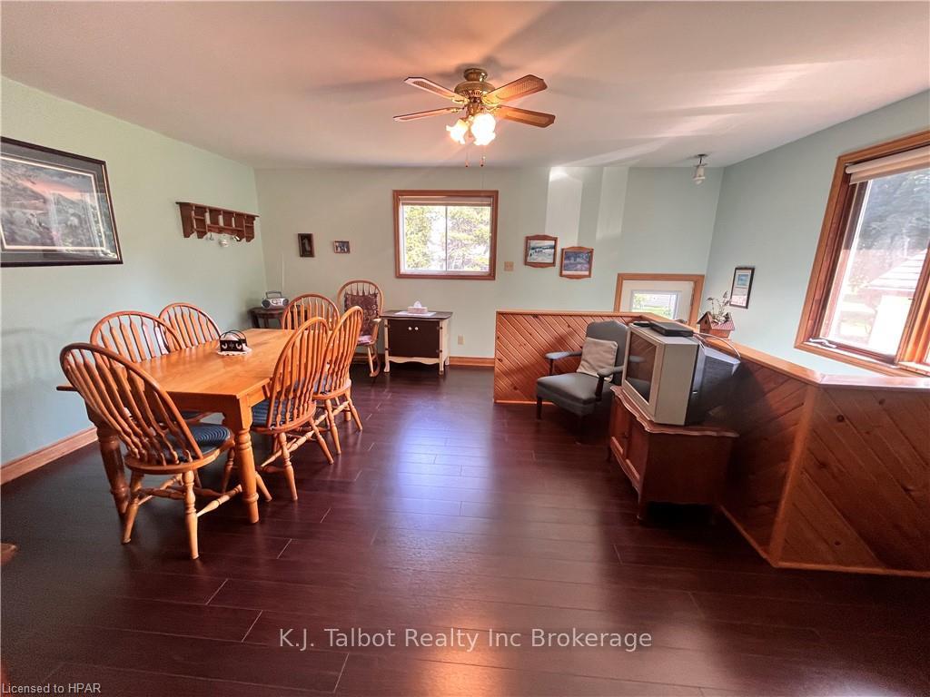 Photo 22 of 129 Hincks Street, Goderich, Goderich (Town) — HOMEH