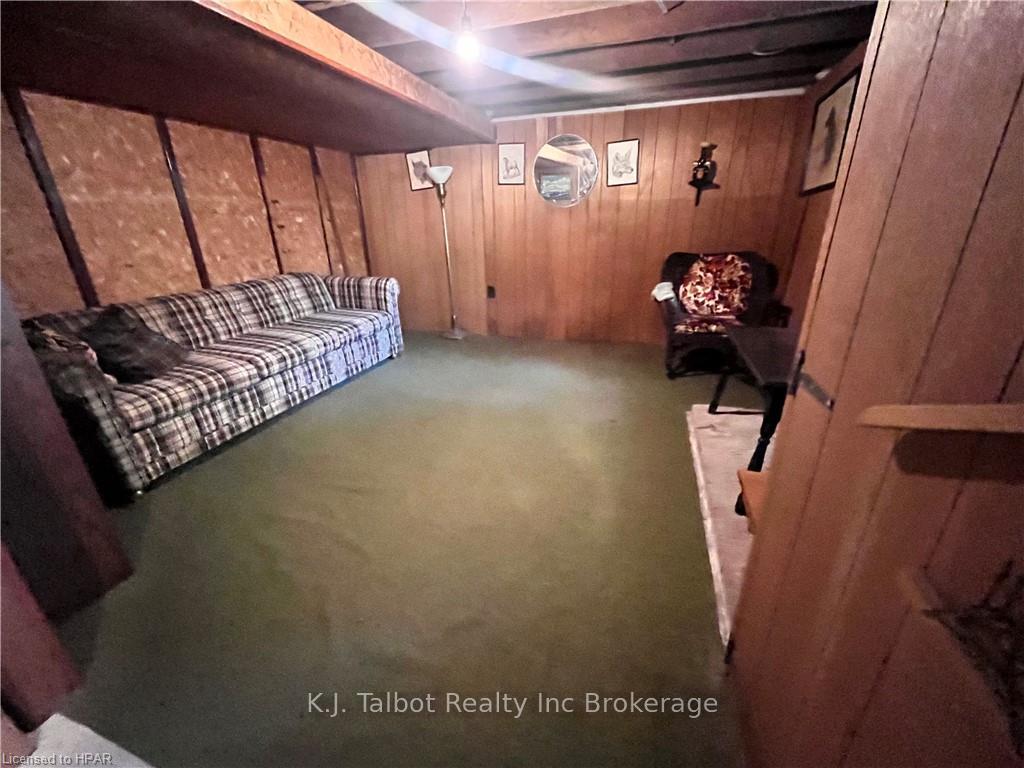 Photo 27 of 129 Hincks Street, Goderich, Goderich (Town) — HOMEH