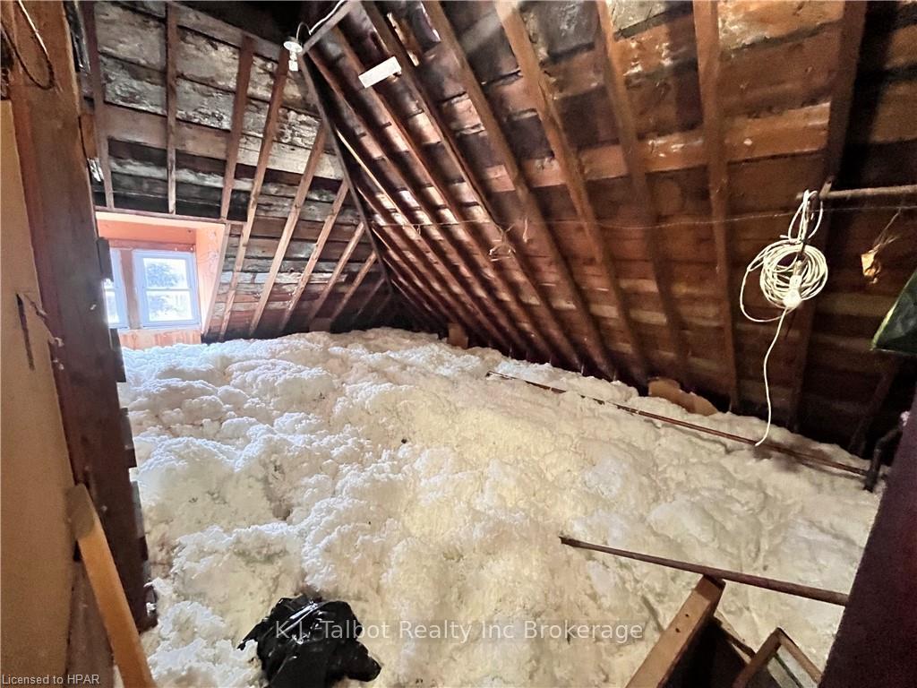 Photo 33 of 129 Hincks Street, Goderich, Goderich (Town) — HOMEH