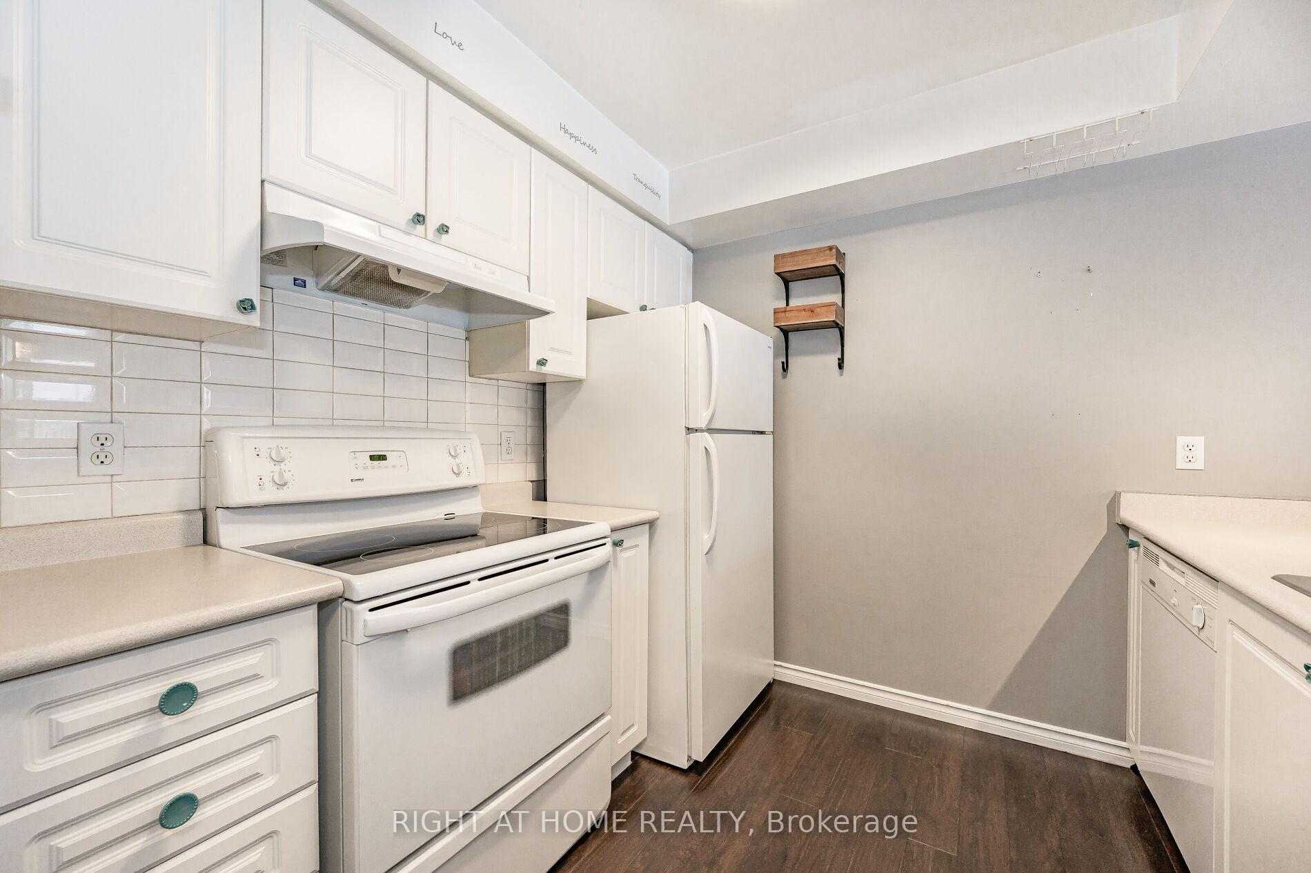 Photo 7 of Unit 43, 230 Blackhorne Drive, Kitchener, Laurentian Hills — HOMEH