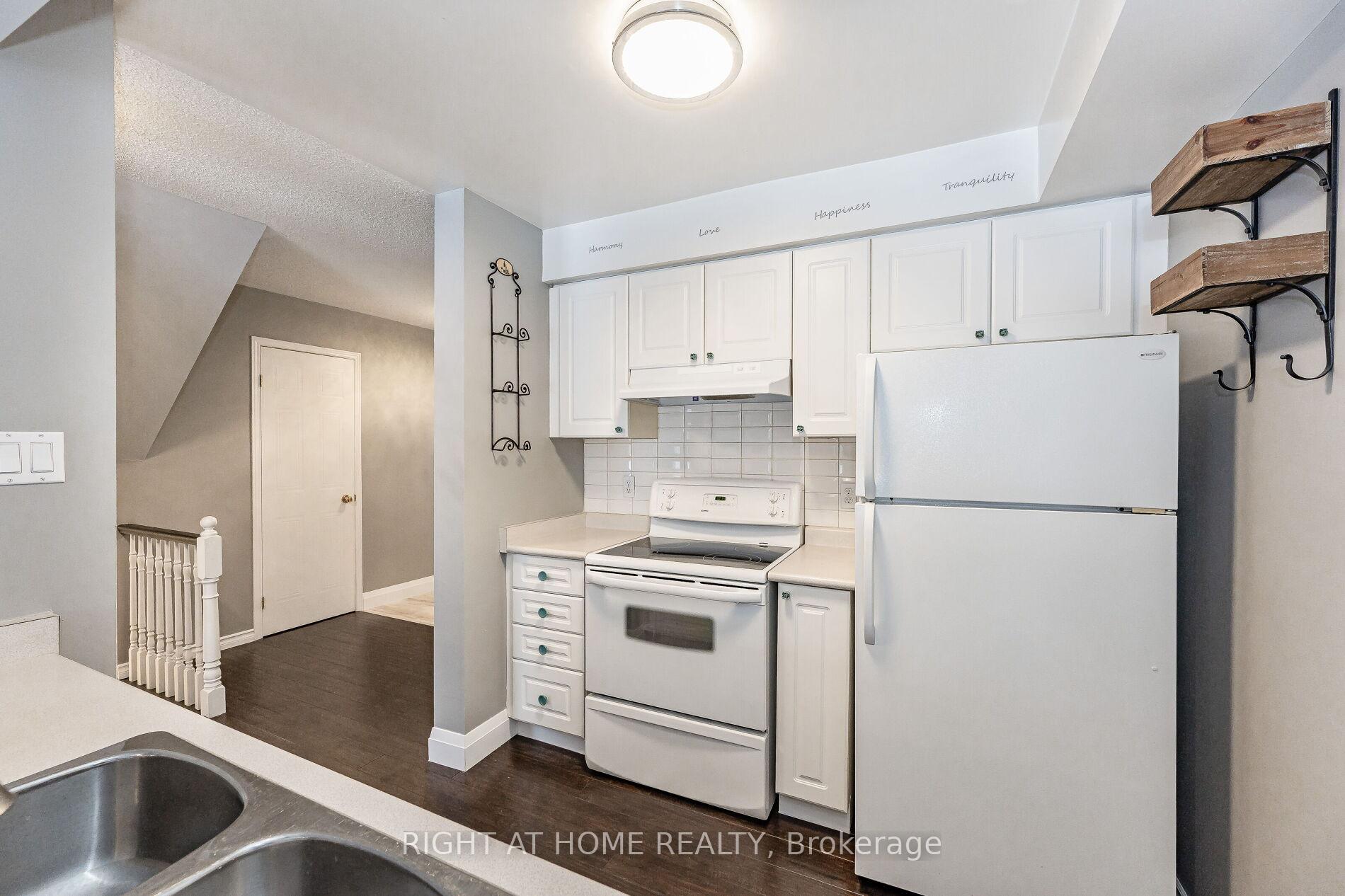 Photo 9 of Unit 43, 230 Blackhorne Drive, Kitchener, Laurentian Hills — HOMEH