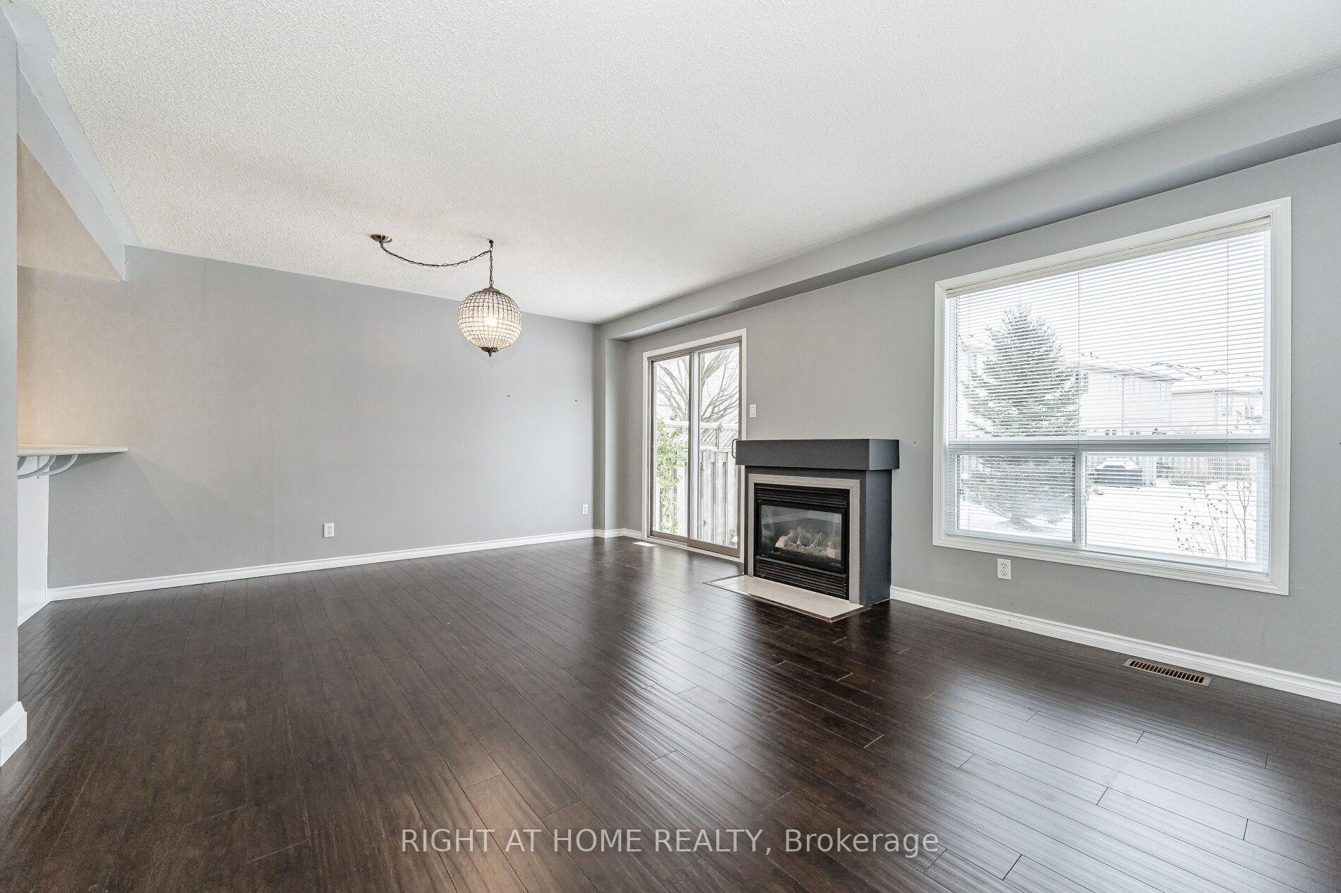 Photo 11 of Unit 43, 230 Blackhorne Drive, Kitchener, Laurentian Hills — HOMEH