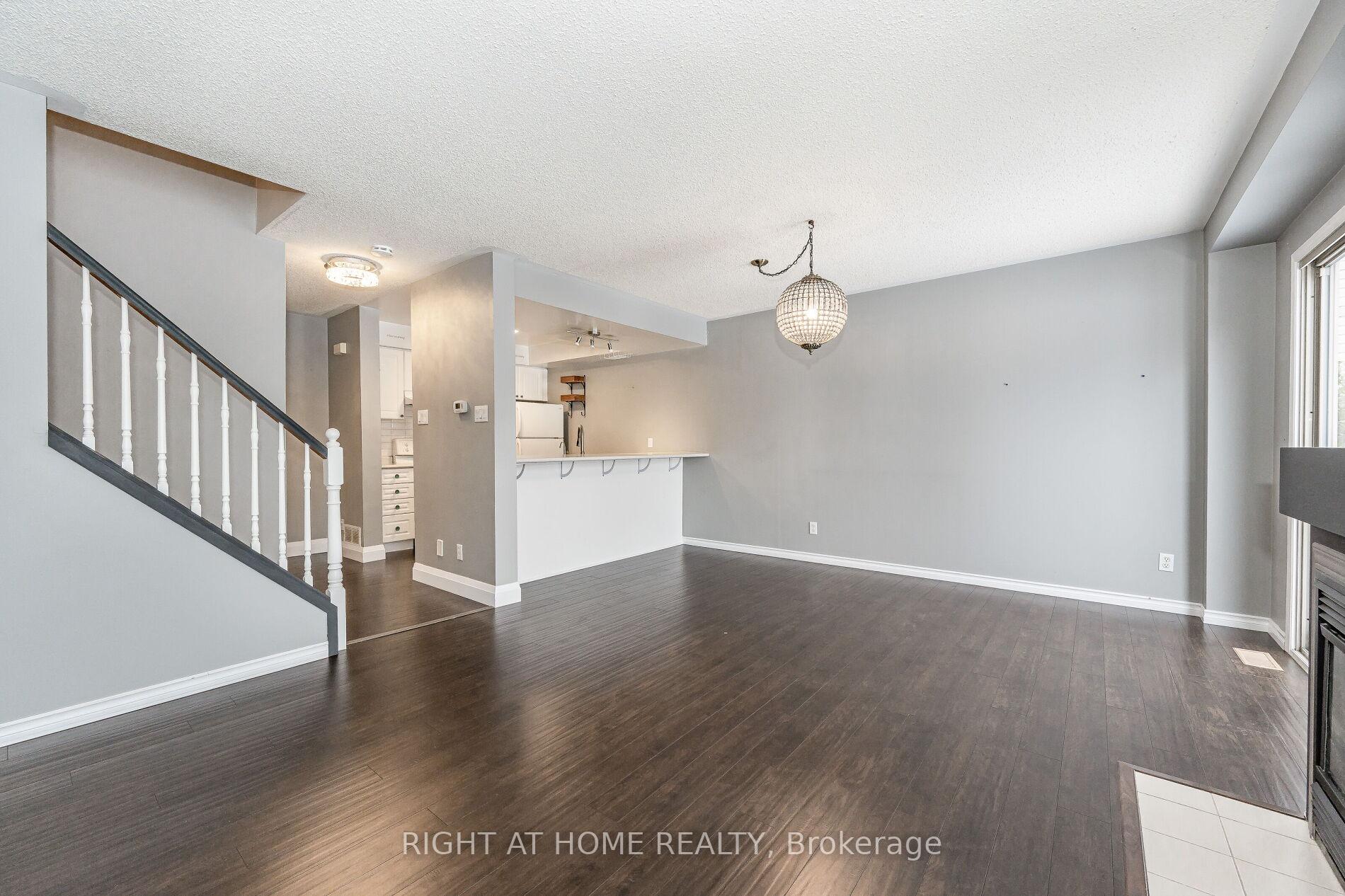 Photo 12 of Unit 43, 230 Blackhorne Drive, Kitchener, Laurentian Hills — HOMEH