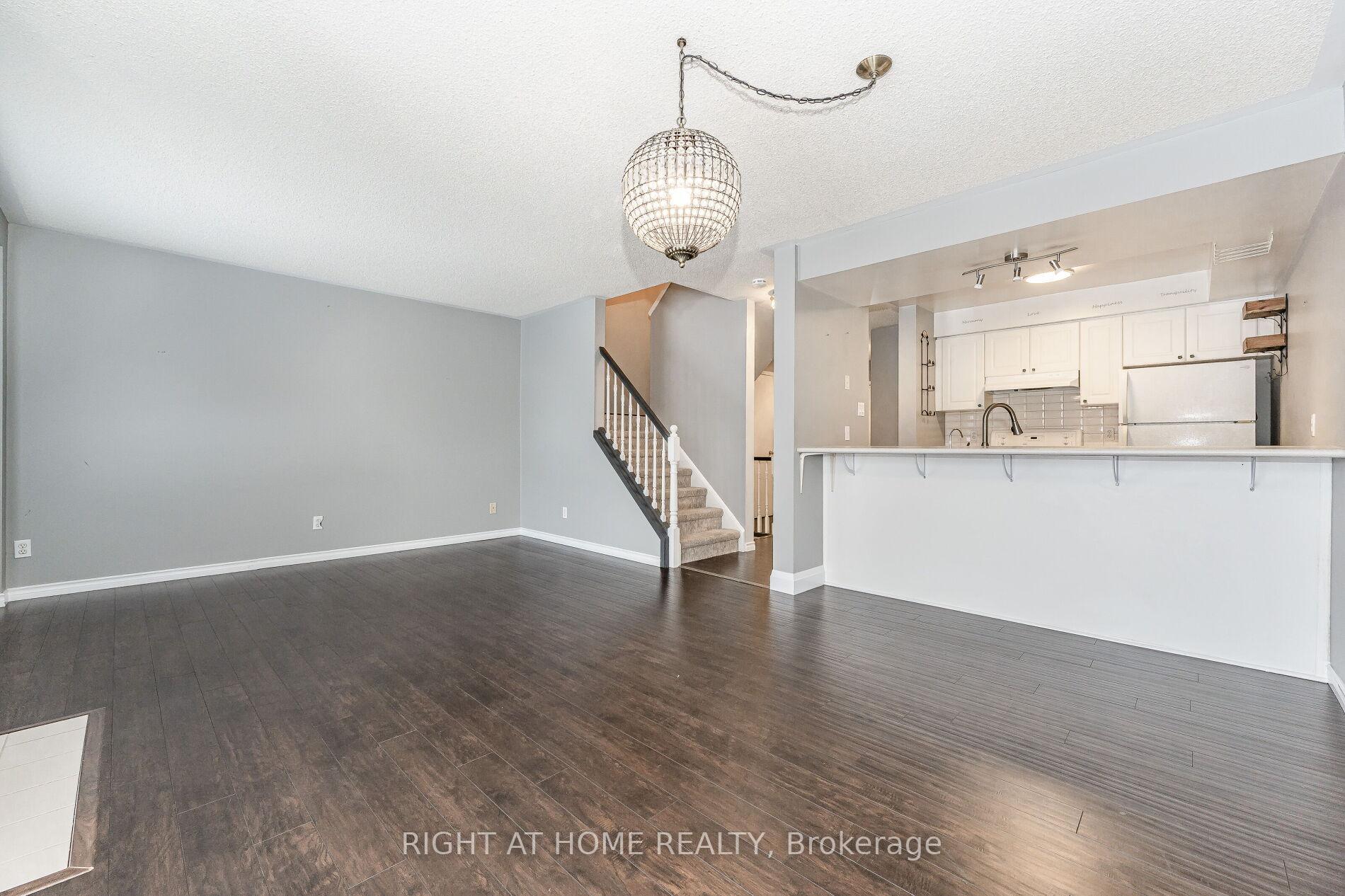 Photo 13 of Unit 43, 230 Blackhorne Drive, Kitchener, Laurentian Hills — HOMEH