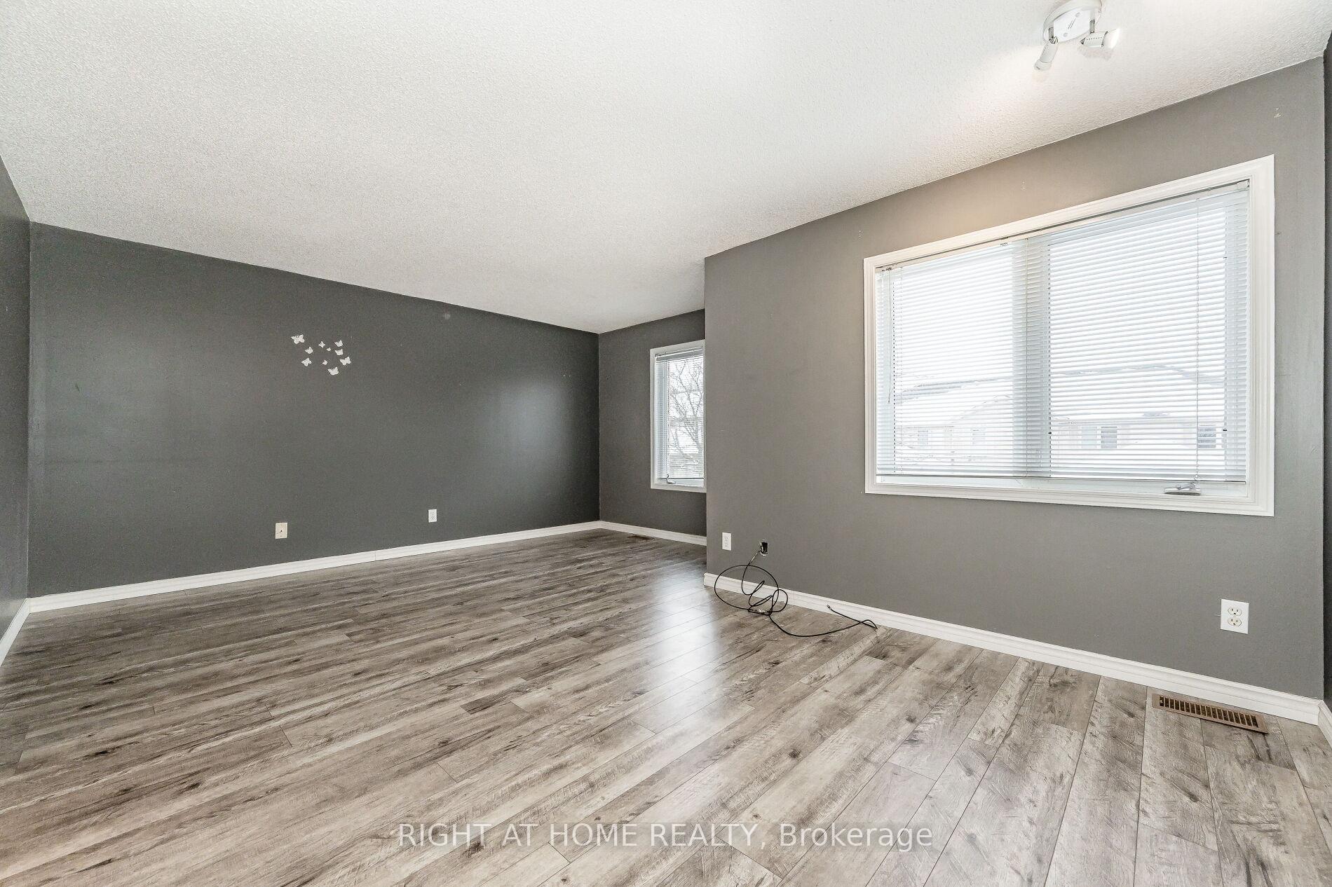 Photo 19 of Unit 43, 230 Blackhorne Drive, Kitchener, Laurentian Hills — HOMEH