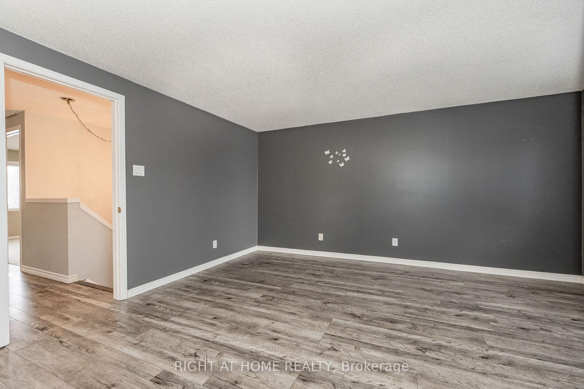 Photo 21 of Unit 43, 230 Blackhorne Drive, Kitchener, Laurentian Hills — HOMEH