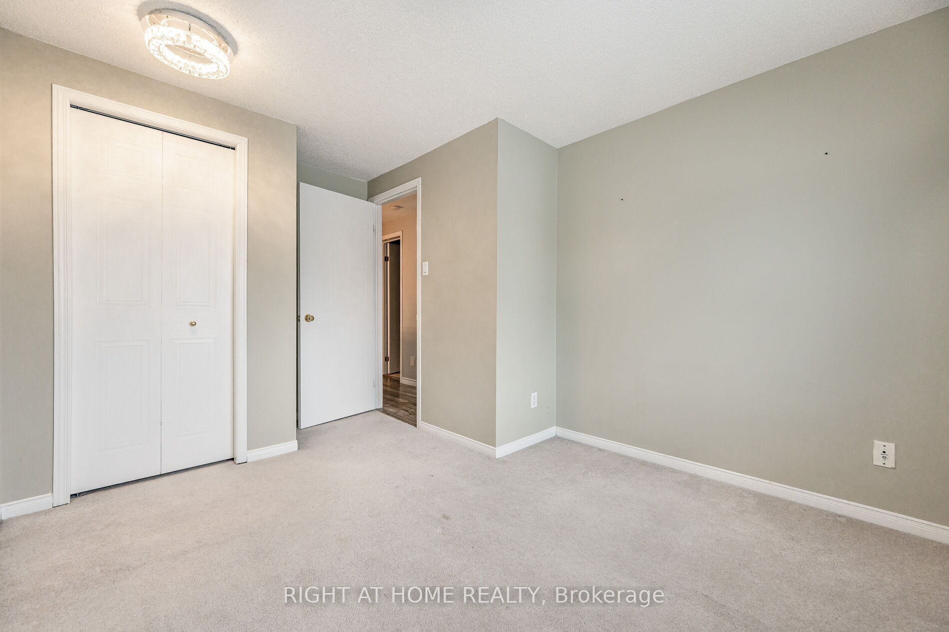 Photo 25 of Unit 43, 230 Blackhorne Drive, Kitchener, Laurentian Hills — HOMEH