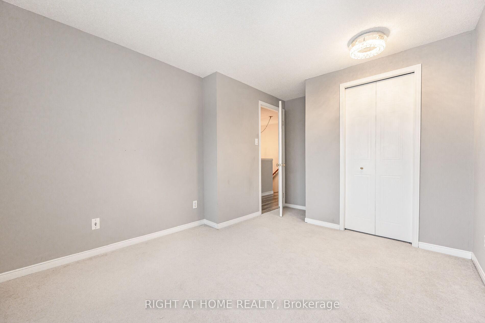 Photo 28 of Unit 43, 230 Blackhorne Drive, Kitchener, Laurentian Hills — HOMEH