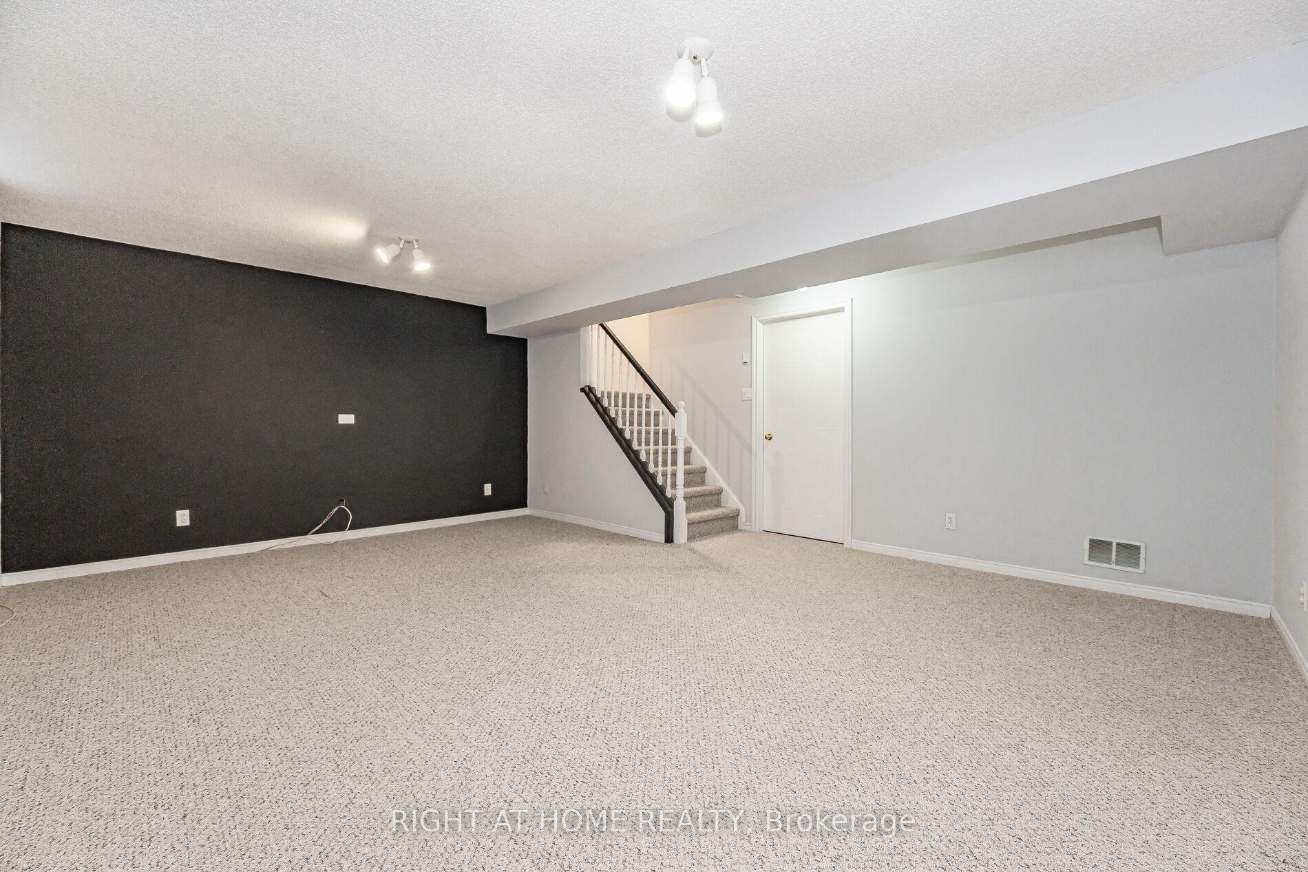 Photo 30 of Unit 43, 230 Blackhorne Drive, Kitchener, Laurentian Hills — HOMEH