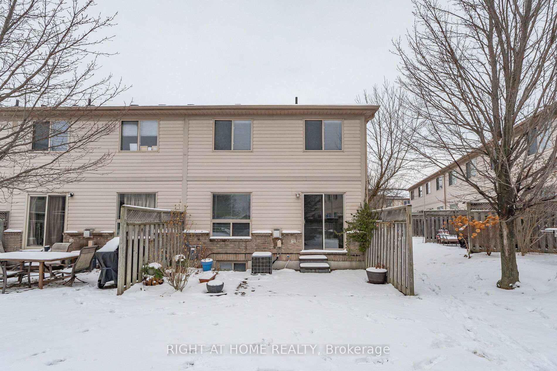 Photo 34 of Unit 43, 230 Blackhorne Drive, Kitchener, Laurentian Hills — HOMEH
