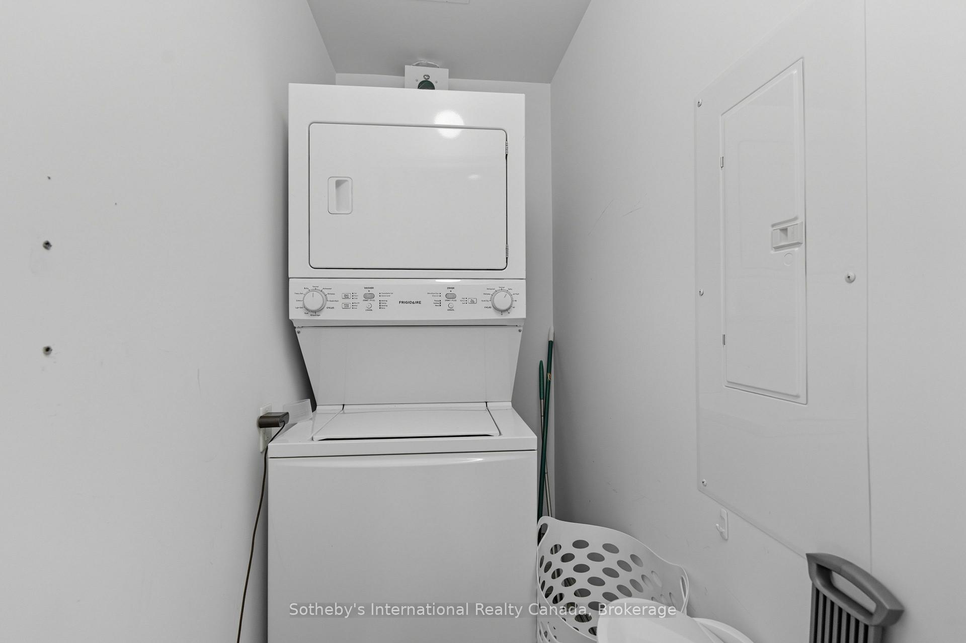 Photo 8 of Unit 323, 125 Shoreview Place, Hamilton, Lakeshore — HOMEH