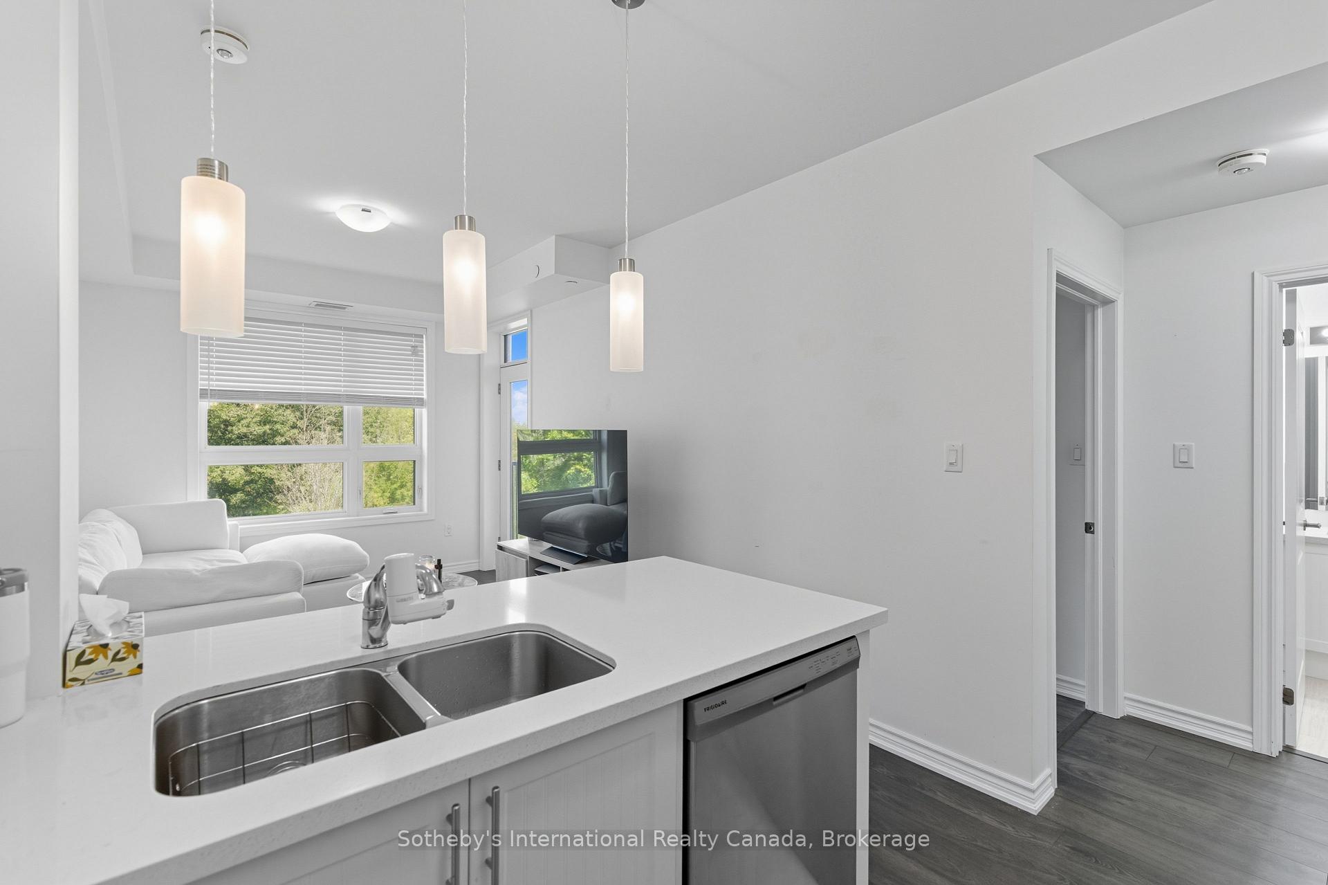 Photo 12 of Unit 323, 125 Shoreview Place, Hamilton, Lakeshore — HOMEH