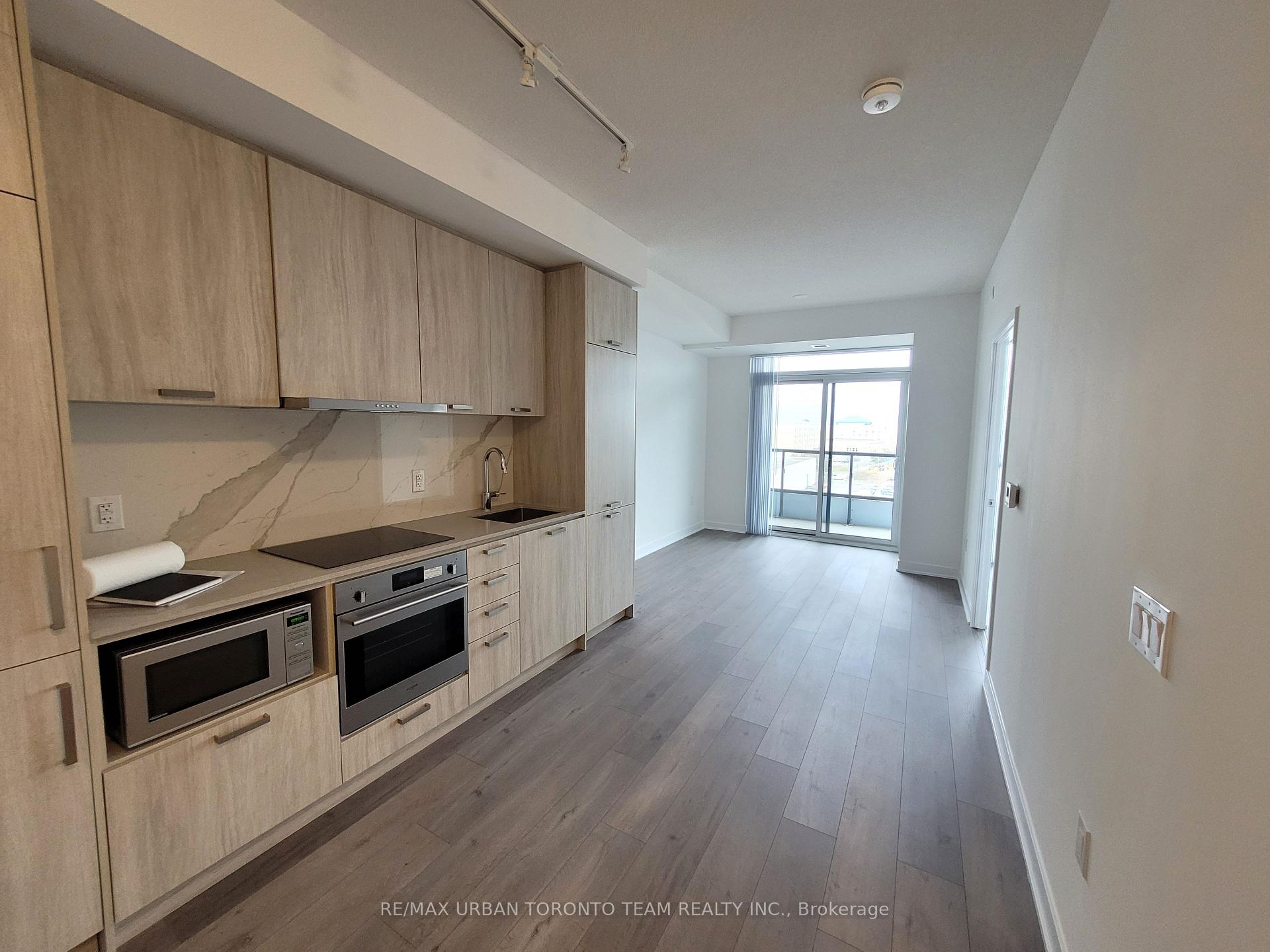 Photo 3 of Unit 619, 10 Honeycrisp Crescent, Vaughan, Vaughan Corporate Centre — HOMEH