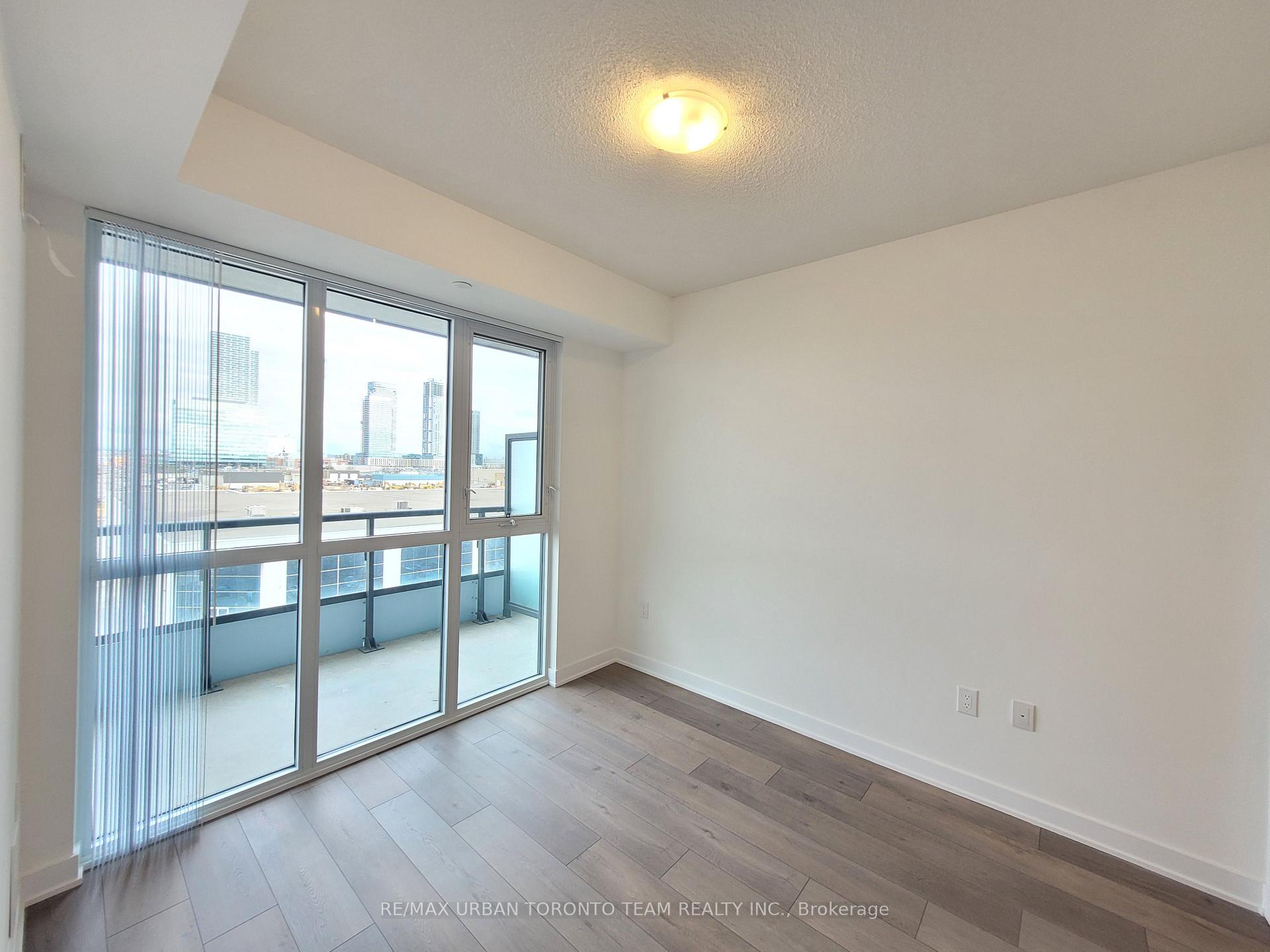 Photo 6 of Unit 619, 10 Honeycrisp Crescent, Vaughan, Vaughan Corporate Centre — HOMEH