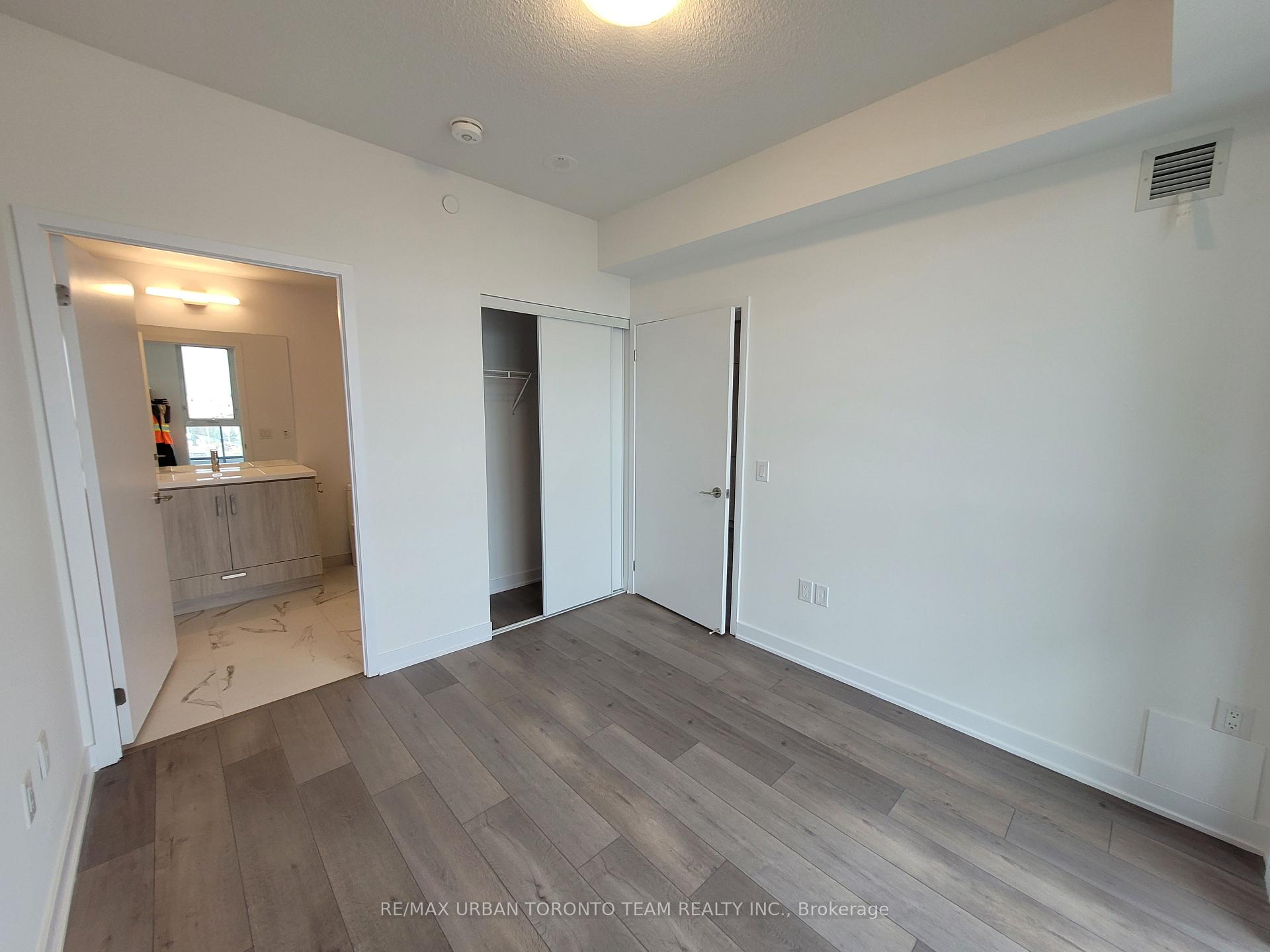Photo 7 of Unit 619, 10 Honeycrisp Crescent, Vaughan, Vaughan Corporate Centre — HOMEH