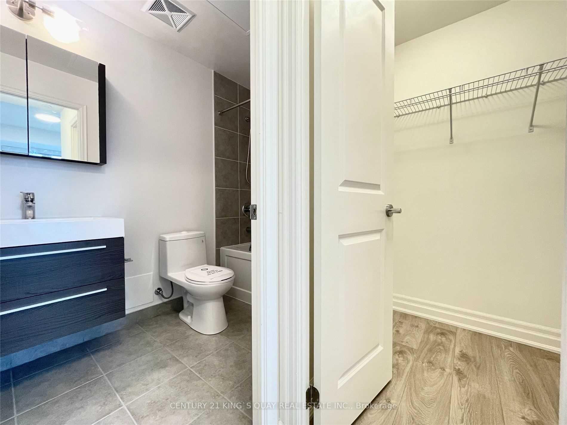 Photo 4 of Unit 1002B, 8 Rouge Valley Drive W, Markham, Unionville — HOMEH