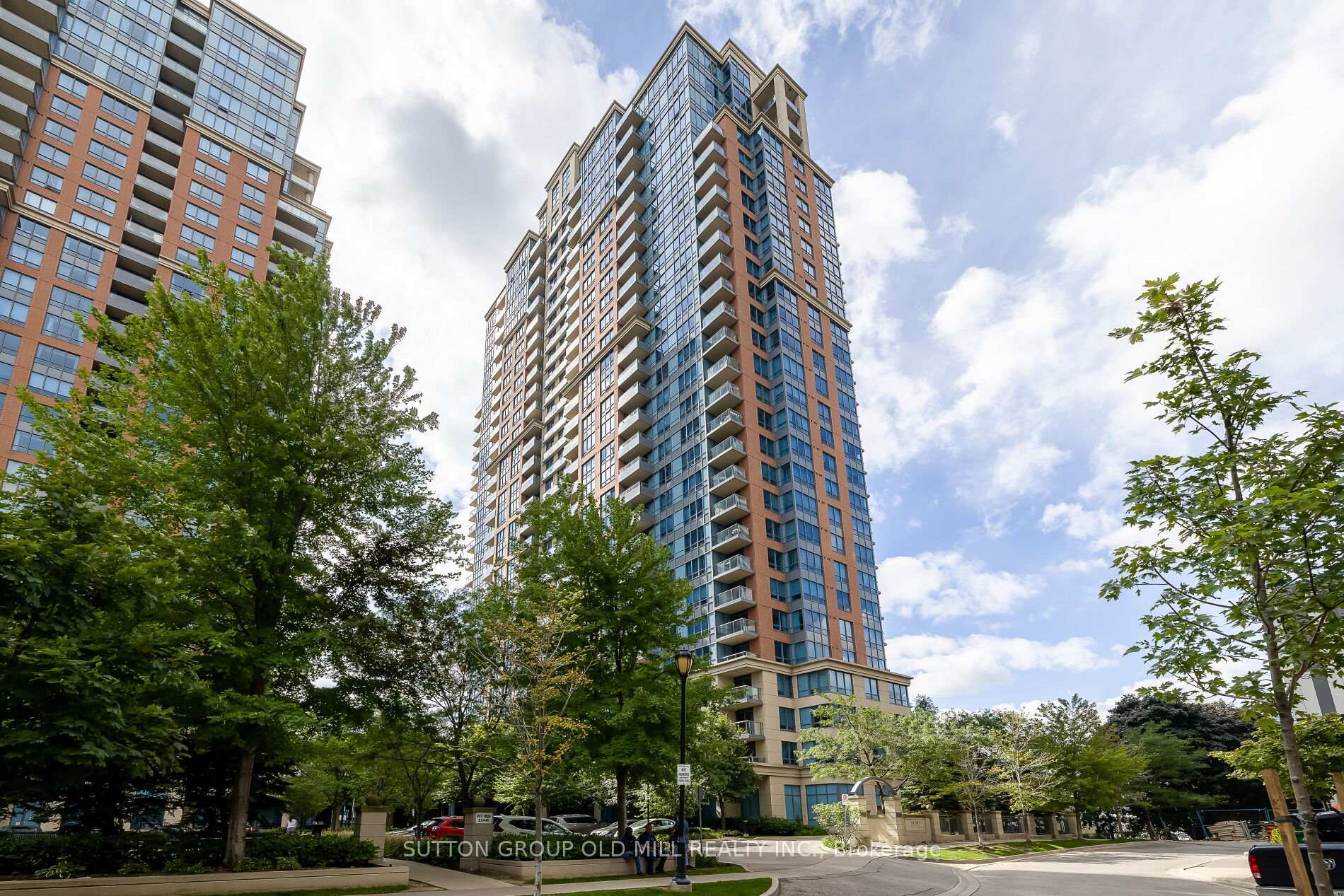 Front of Unit 744, 35 Viking Lane