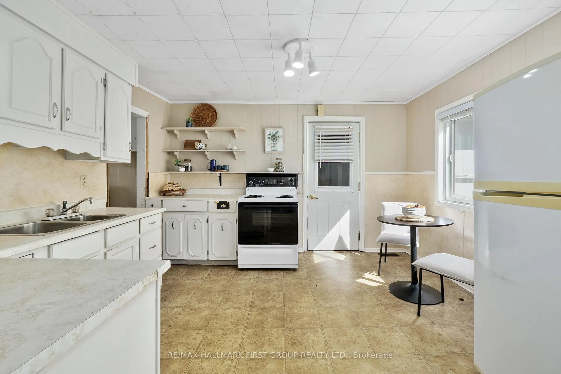 Photo 15 of 446 Ontario Street, Cobourg — HOMEH