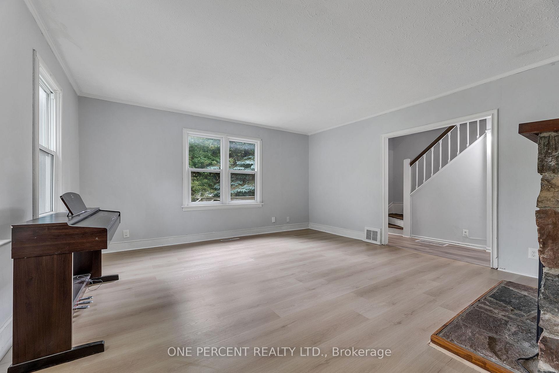 Photo 8 of 14 Mcnab Avenue, Douro-Dummer — HOMEH