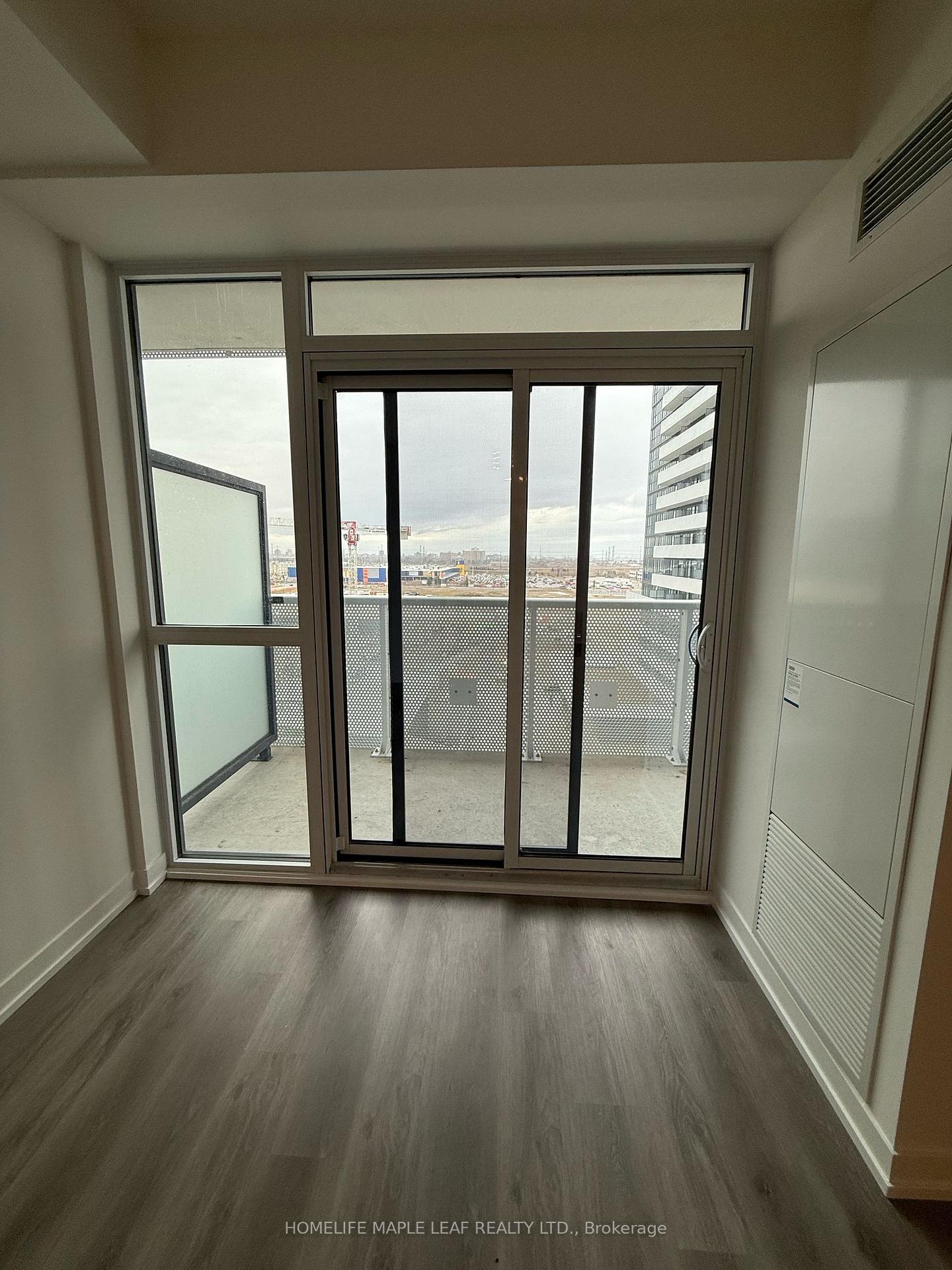 Photo 4 of Unit 705, 225 Commerce Street, Vaughan, Vaughan Corporate Centre — HOMEH