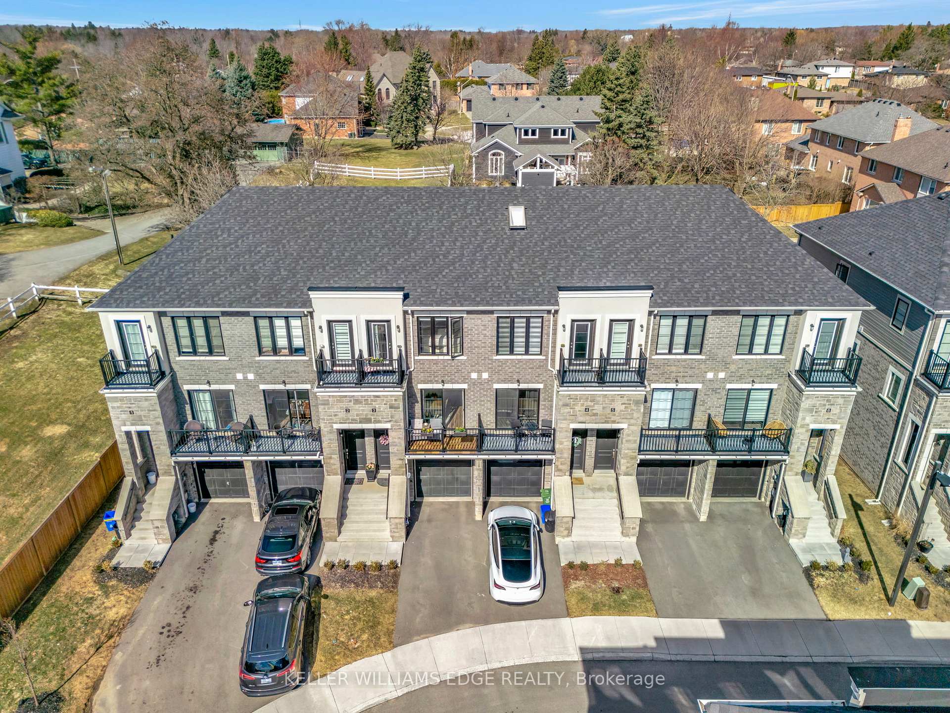 Front of Unit 3, 383 Dundas Street E