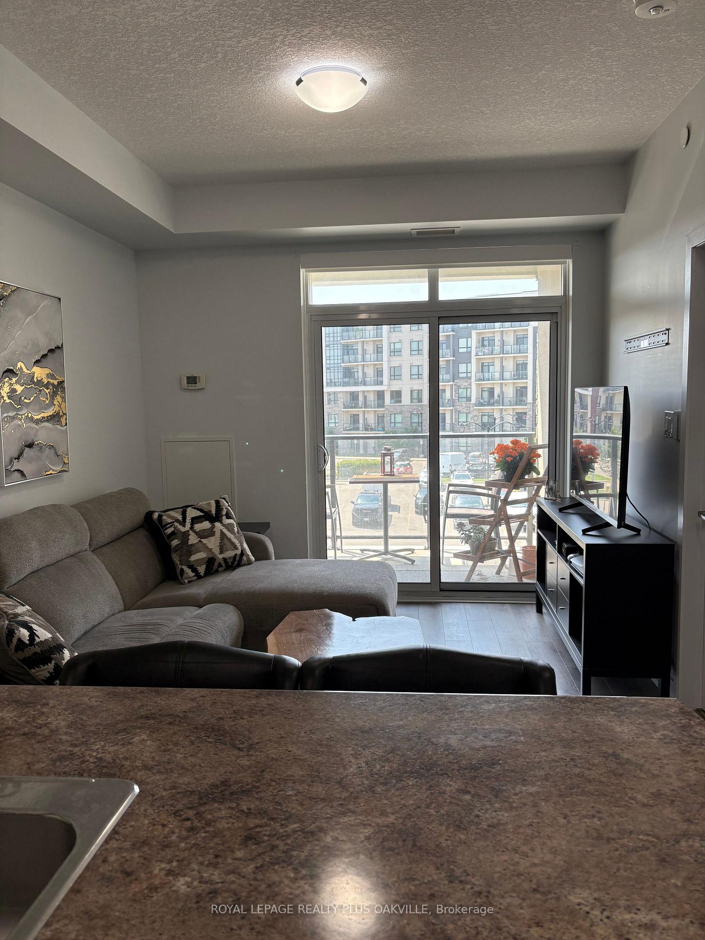 Photo 12 of Unit 329, 101 Shoreview Place, Hamilton, Lakeshore — HOMEH