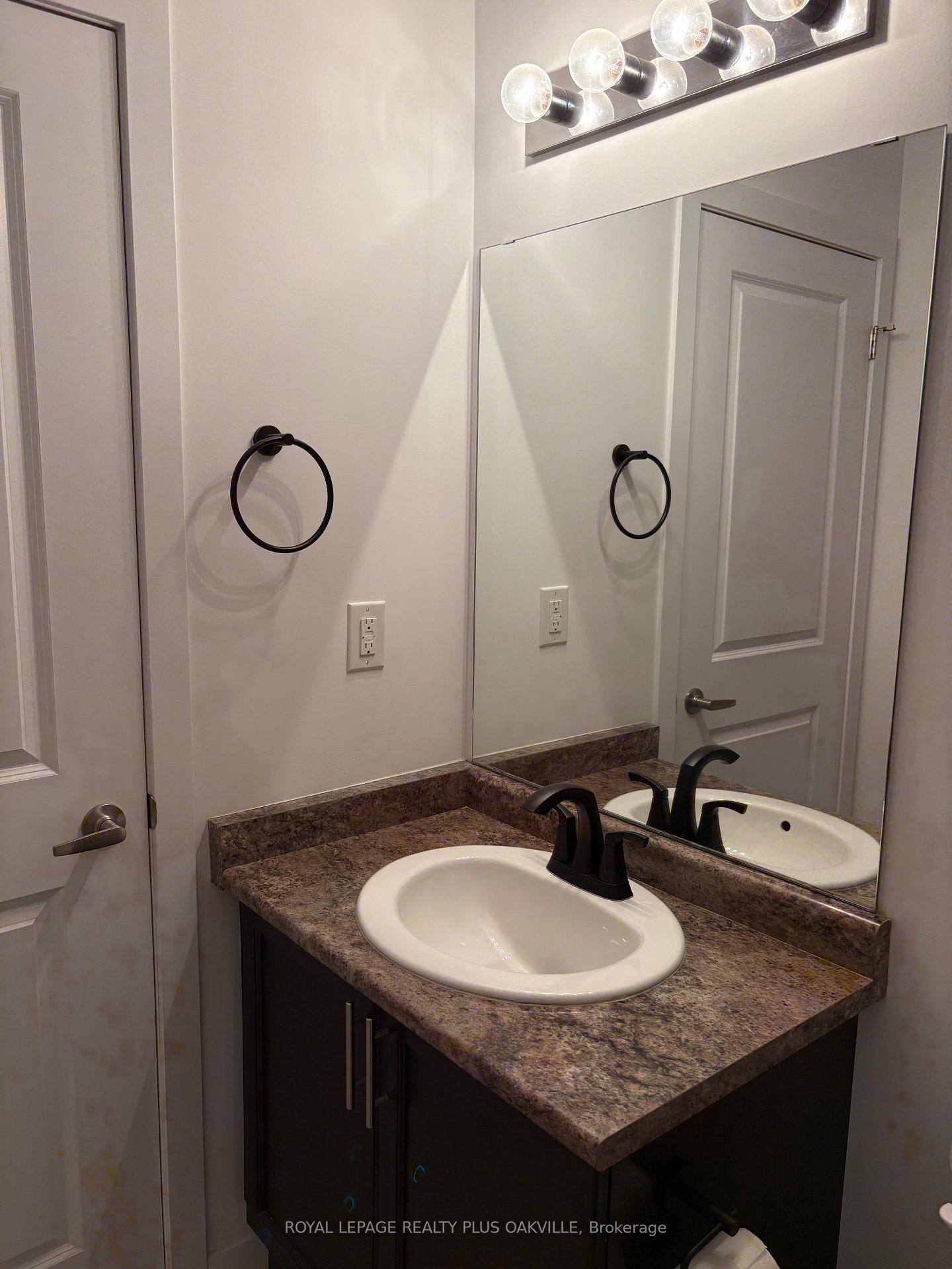 Photo 14 of Unit 329, 101 Shoreview Place, Hamilton, Lakeshore — HOMEH
