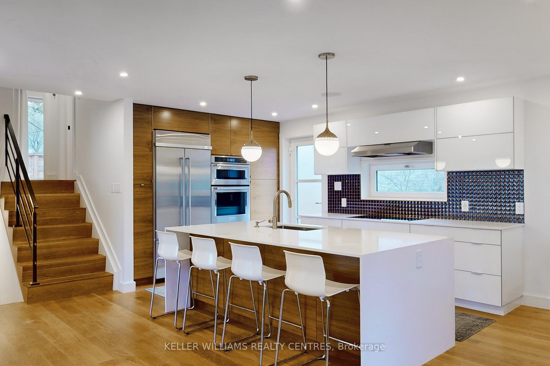 Photo 2 of 27 Boulding Drive, Aurora, Aurora Heights — HOMEH