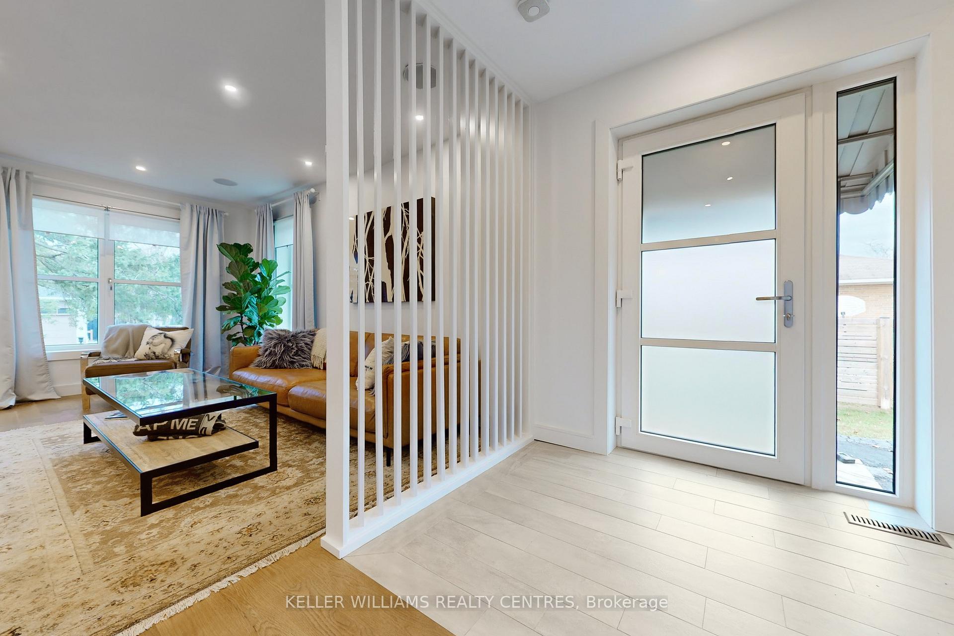Photo 3 of 27 Boulding Drive, Aurora, Aurora Heights — HOMEH