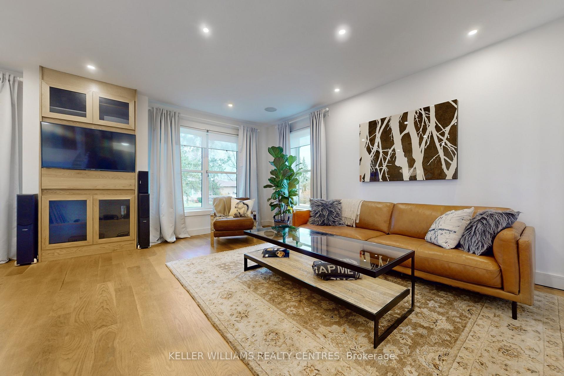Photo 4 of 27 Boulding Drive, Aurora, Aurora Heights — HOMEH
