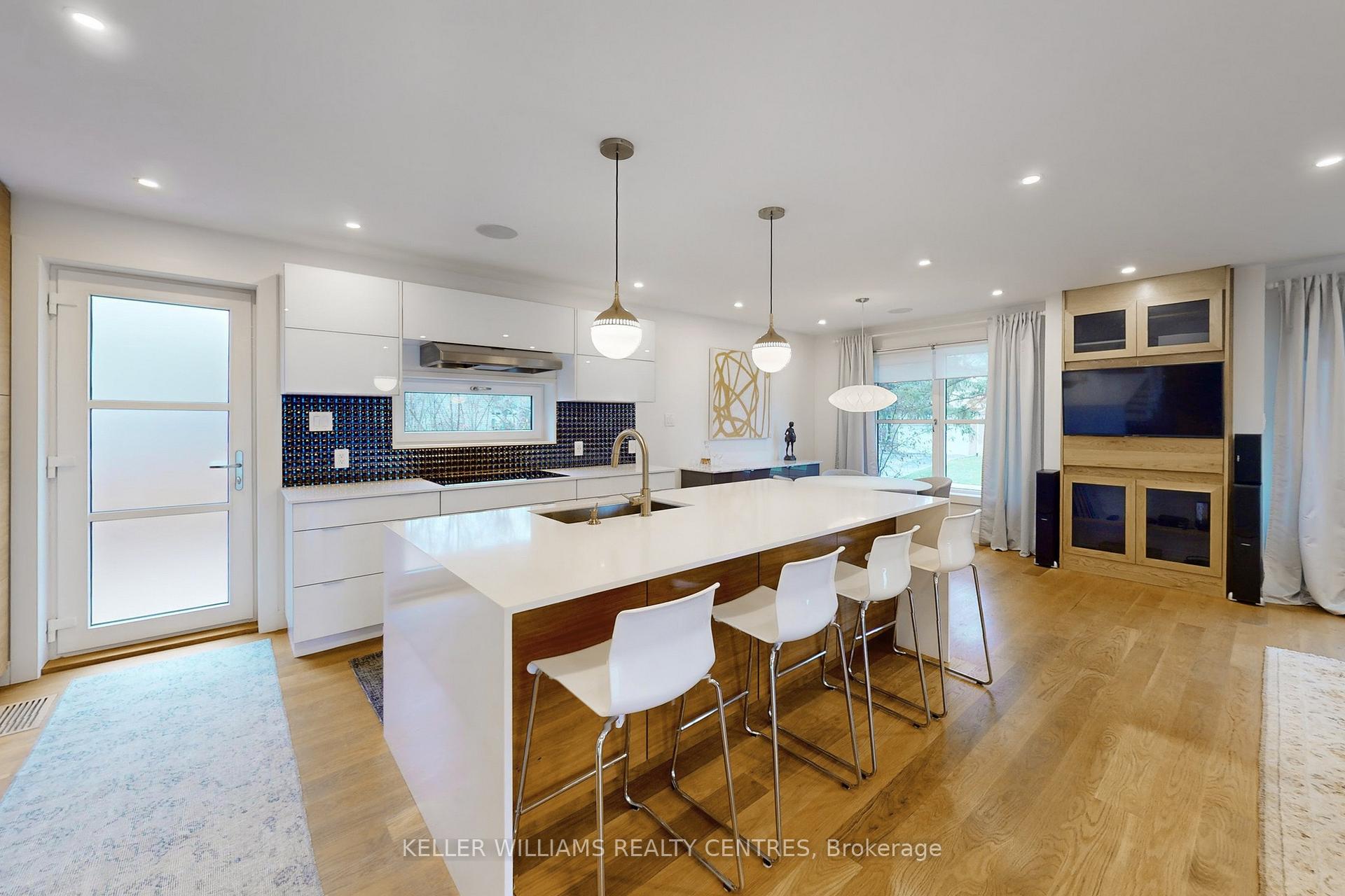 Photo 6 of 27 Boulding Drive, Aurora, Aurora Heights — HOMEH