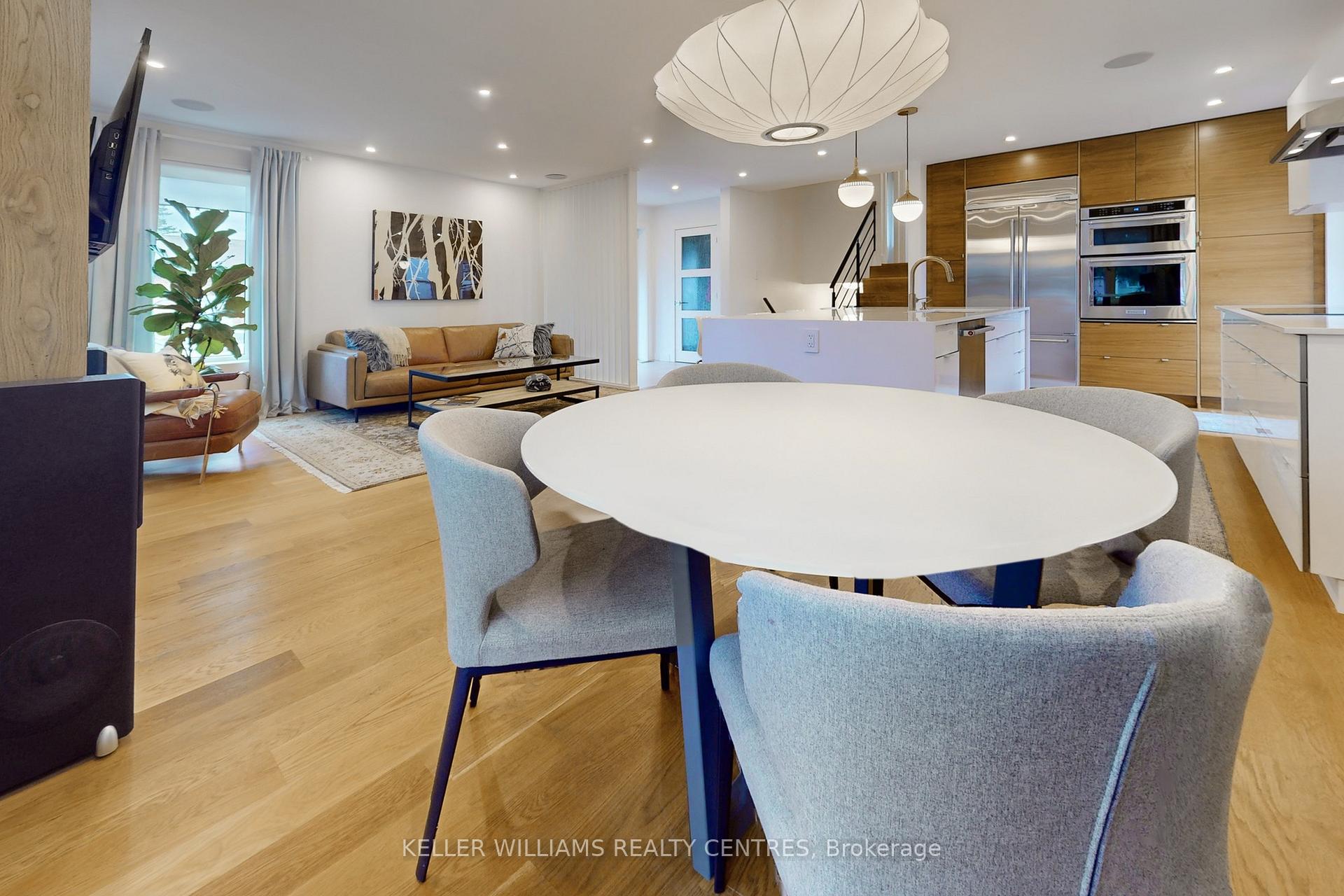 Photo 13 of 27 Boulding Drive, Aurora, Aurora Heights — HOMEH